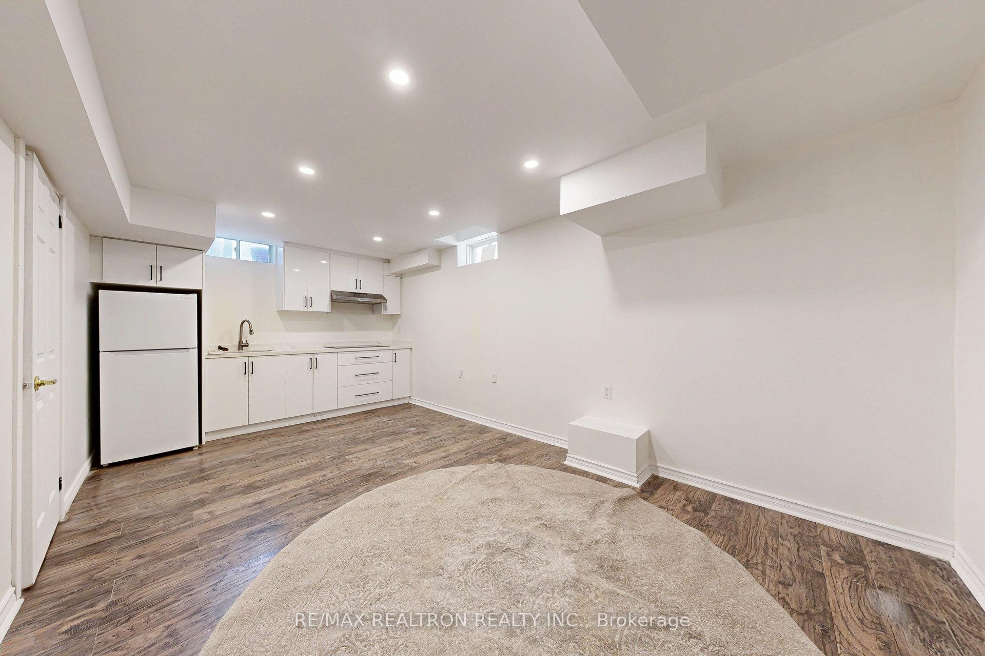 Photo 37 of 51 Barli Crescent, Vaughan, Patterson — HOMEH