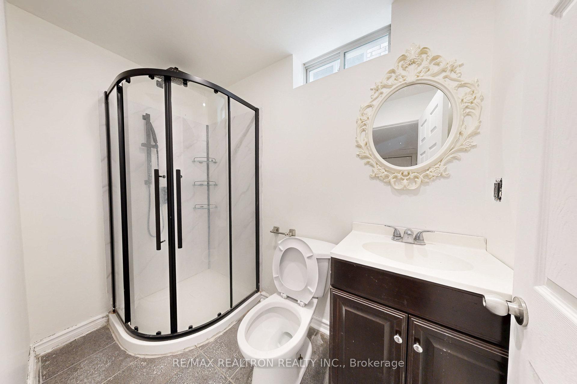 Photo 45 of 51 Barli Crescent, Vaughan, Patterson — HOMEH