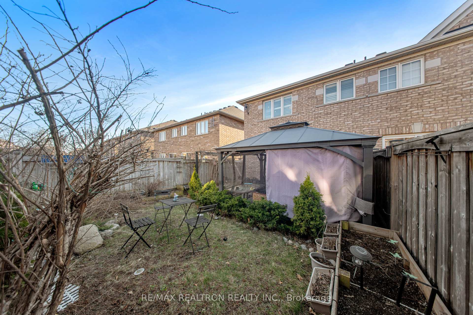 Photo 48 of 51 Barli Crescent, Vaughan, Patterson — HOMEH