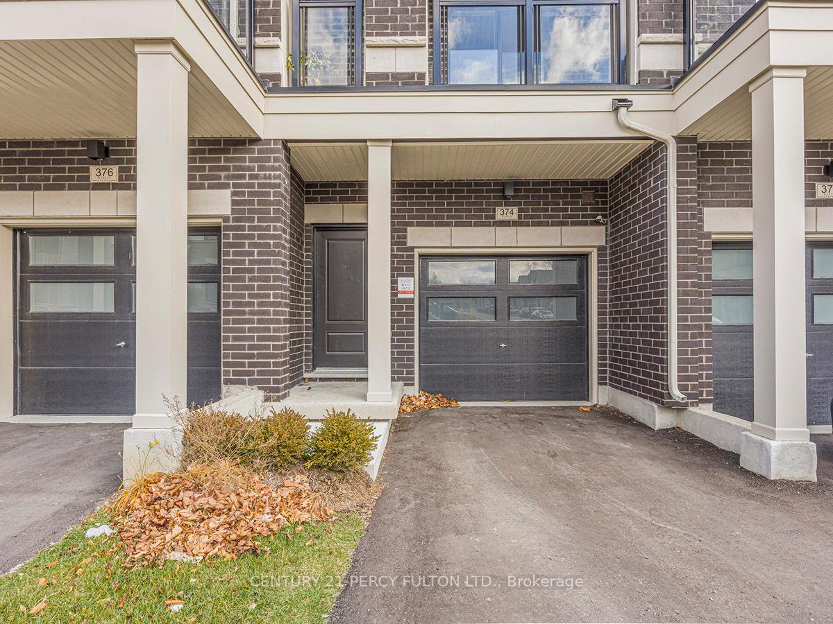 Photo 2 of 374 Okanagan Path, Oshawa, Donevan — HOMEH