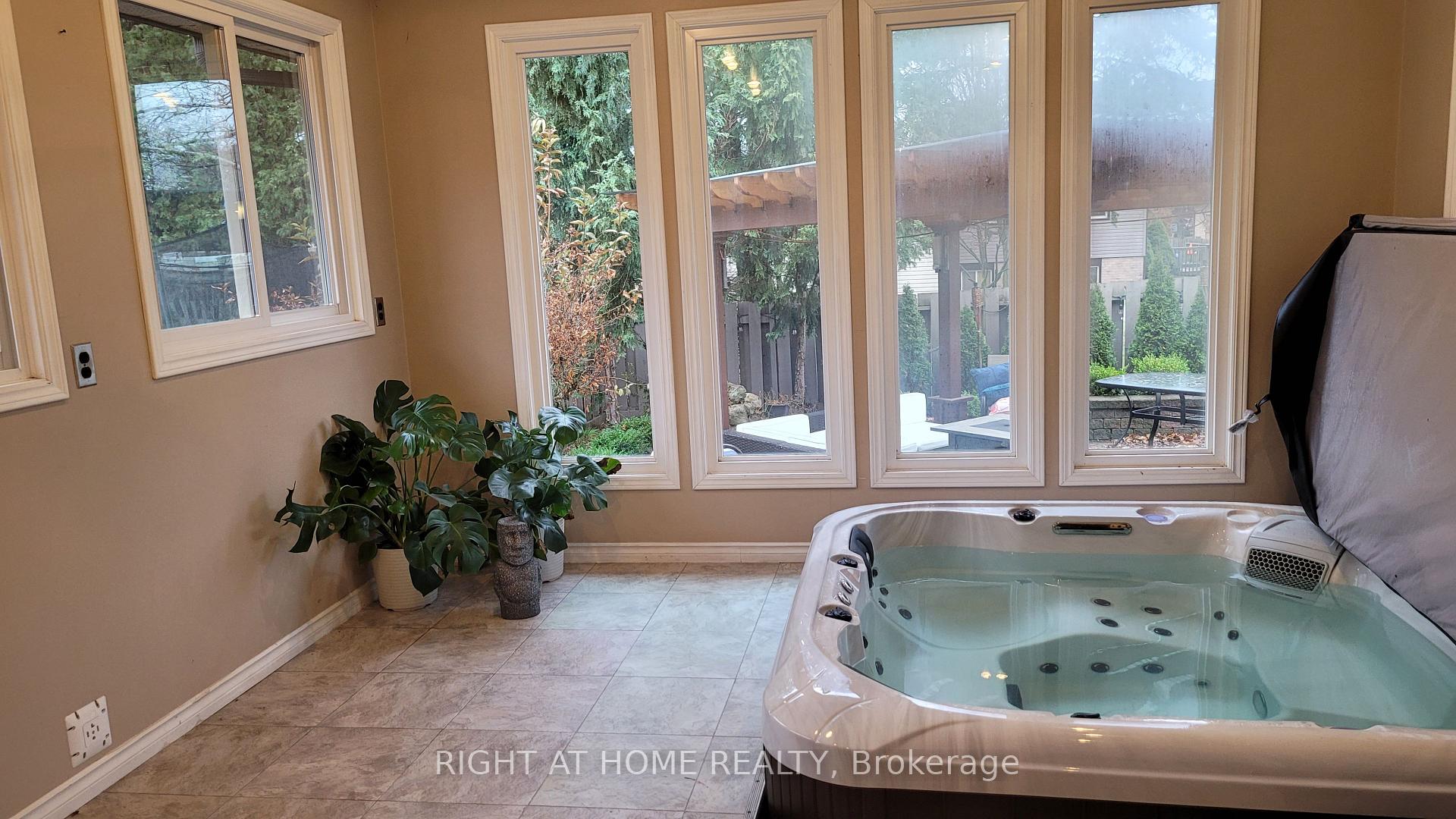 Photo 9 of 436 Labrador Drive, Oshawa, Donevan — HOMEH