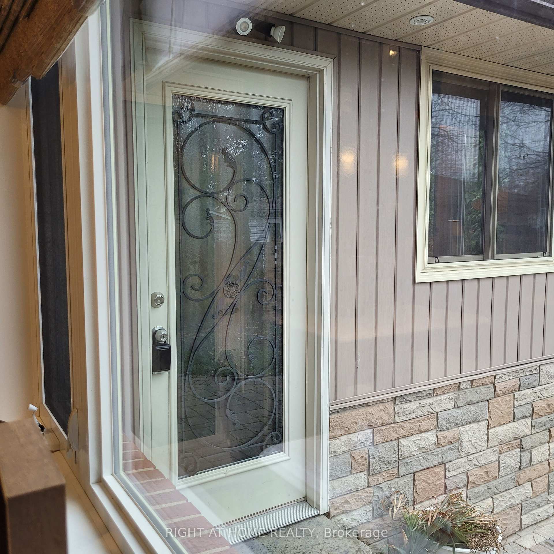 Photo 10 of 436 Labrador Drive, Oshawa, Donevan — HOMEH