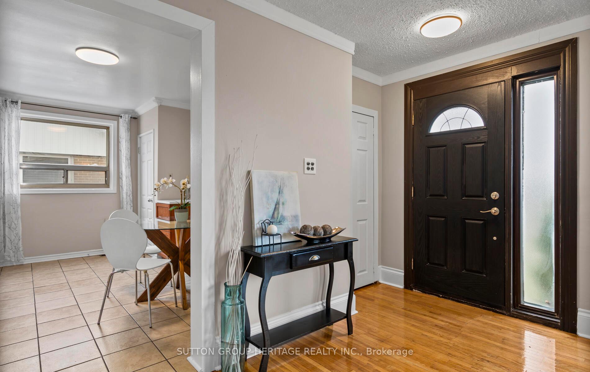 Photo 5 of 1009 Centre Street N, Whitby, Williamsburg — HOMEH