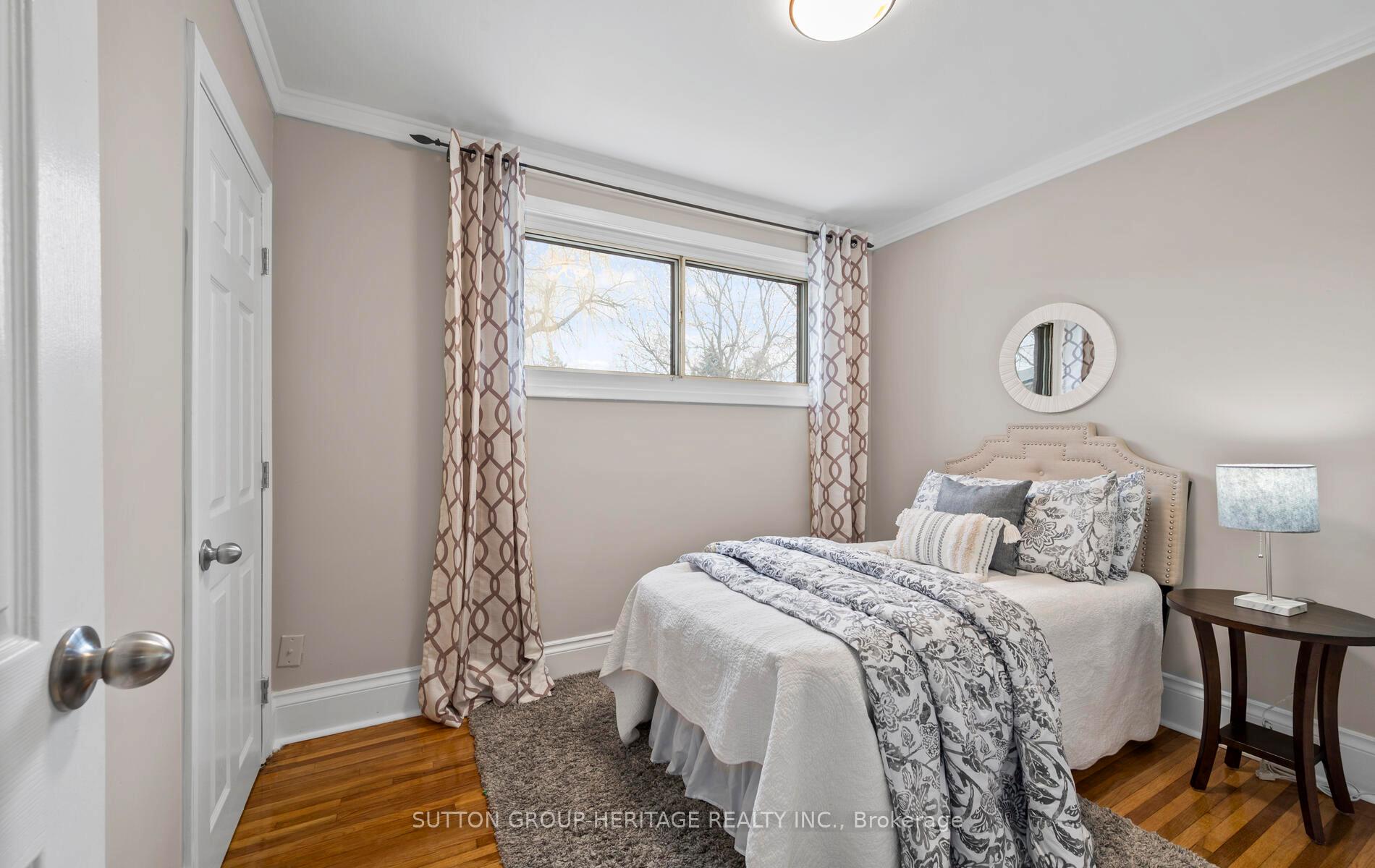 Photo 9 of 1009 Centre Street N, Whitby, Williamsburg — HOMEH