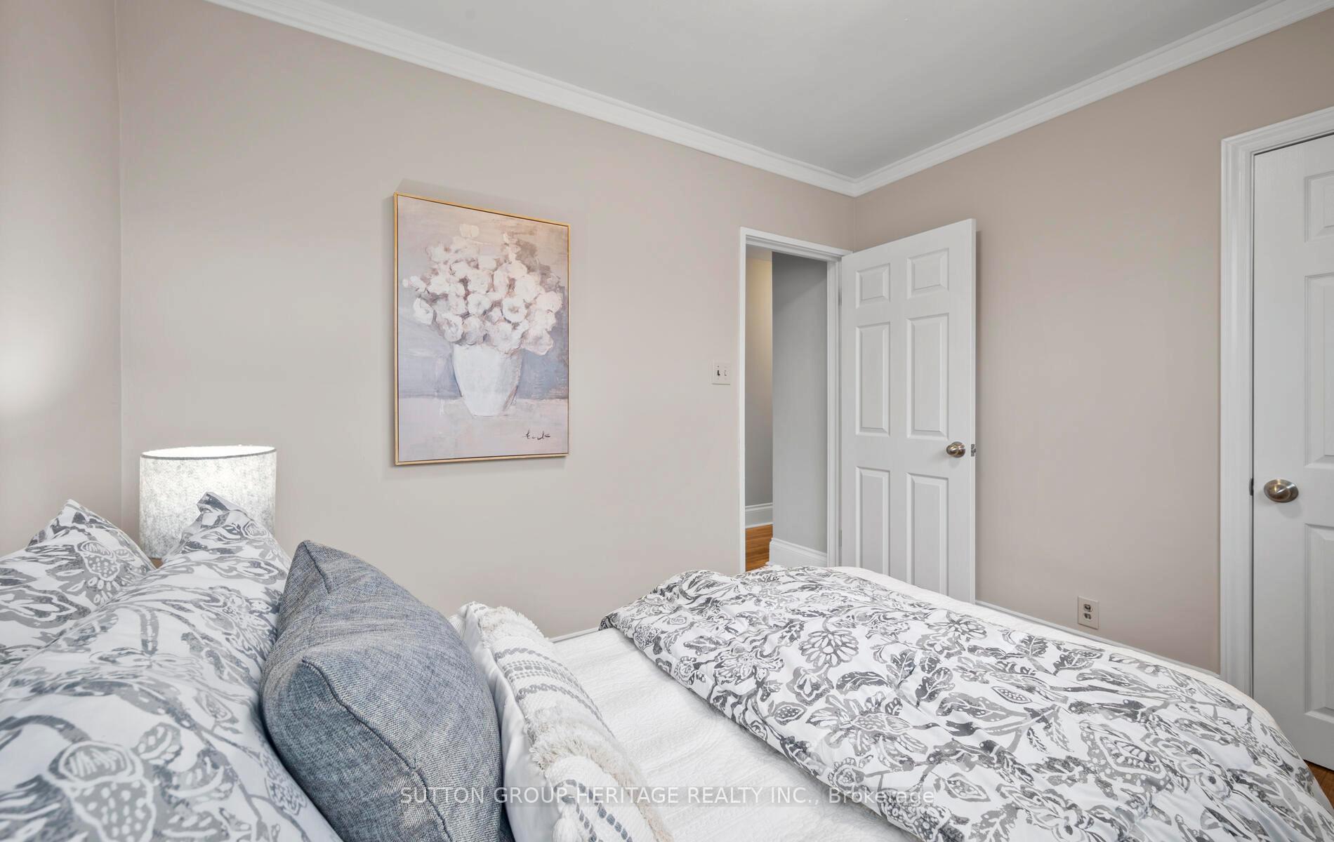 Photo 10 of 1009 Centre Street N, Whitby, Williamsburg — HOMEH