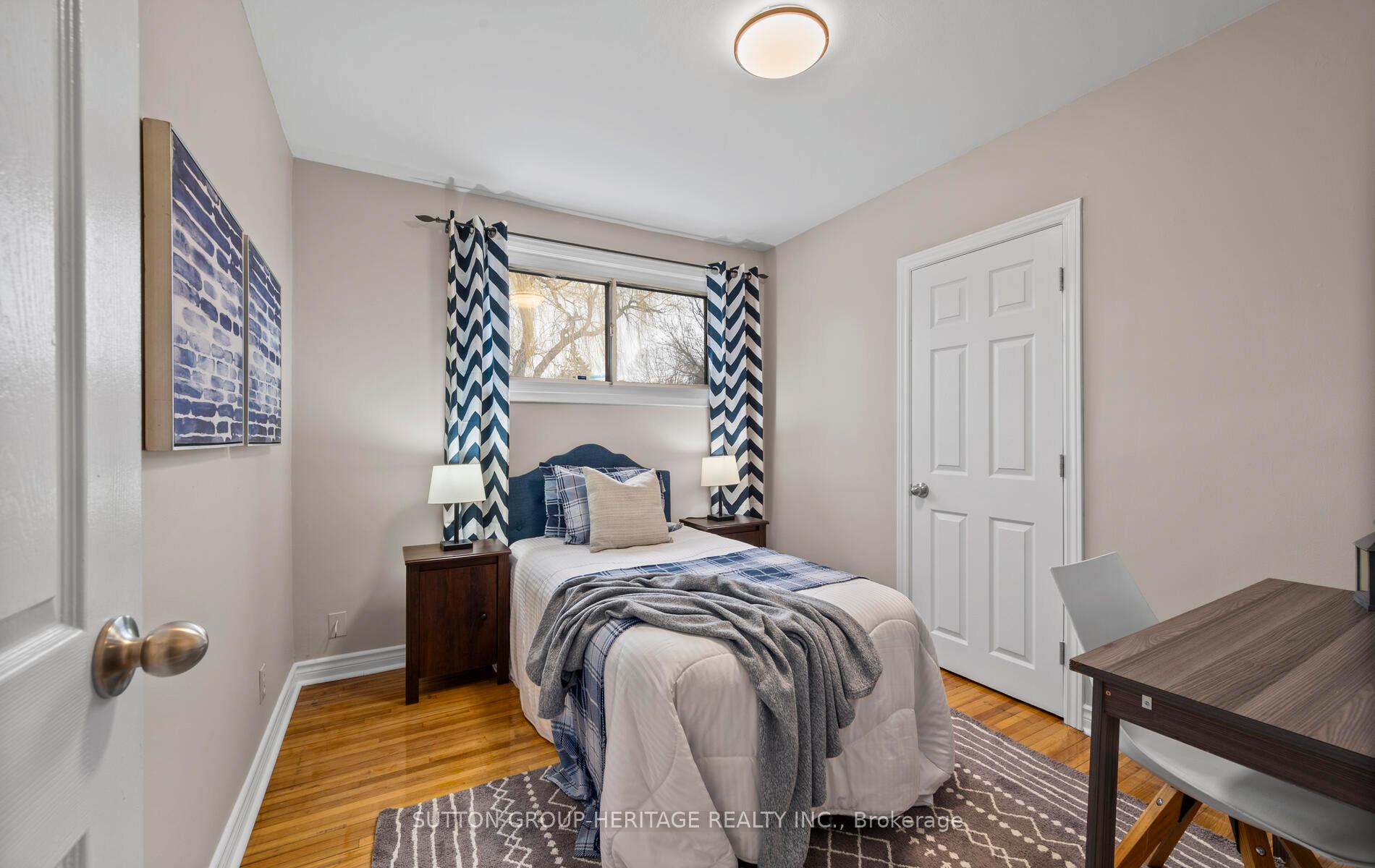 Photo 11 of 1009 Centre Street N, Whitby, Williamsburg — HOMEH