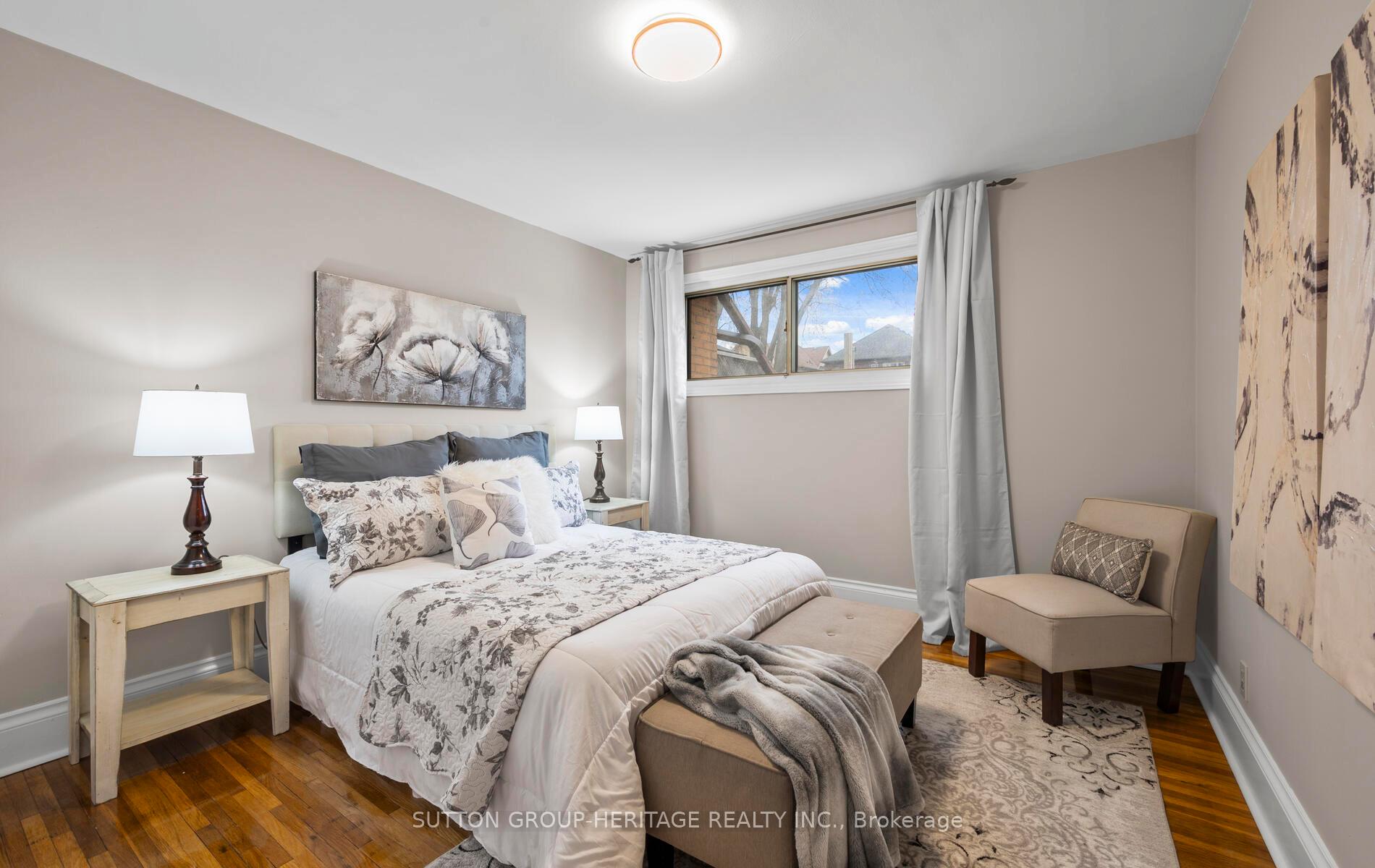 Photo 13 of 1009 Centre Street N, Whitby, Williamsburg — HOMEH