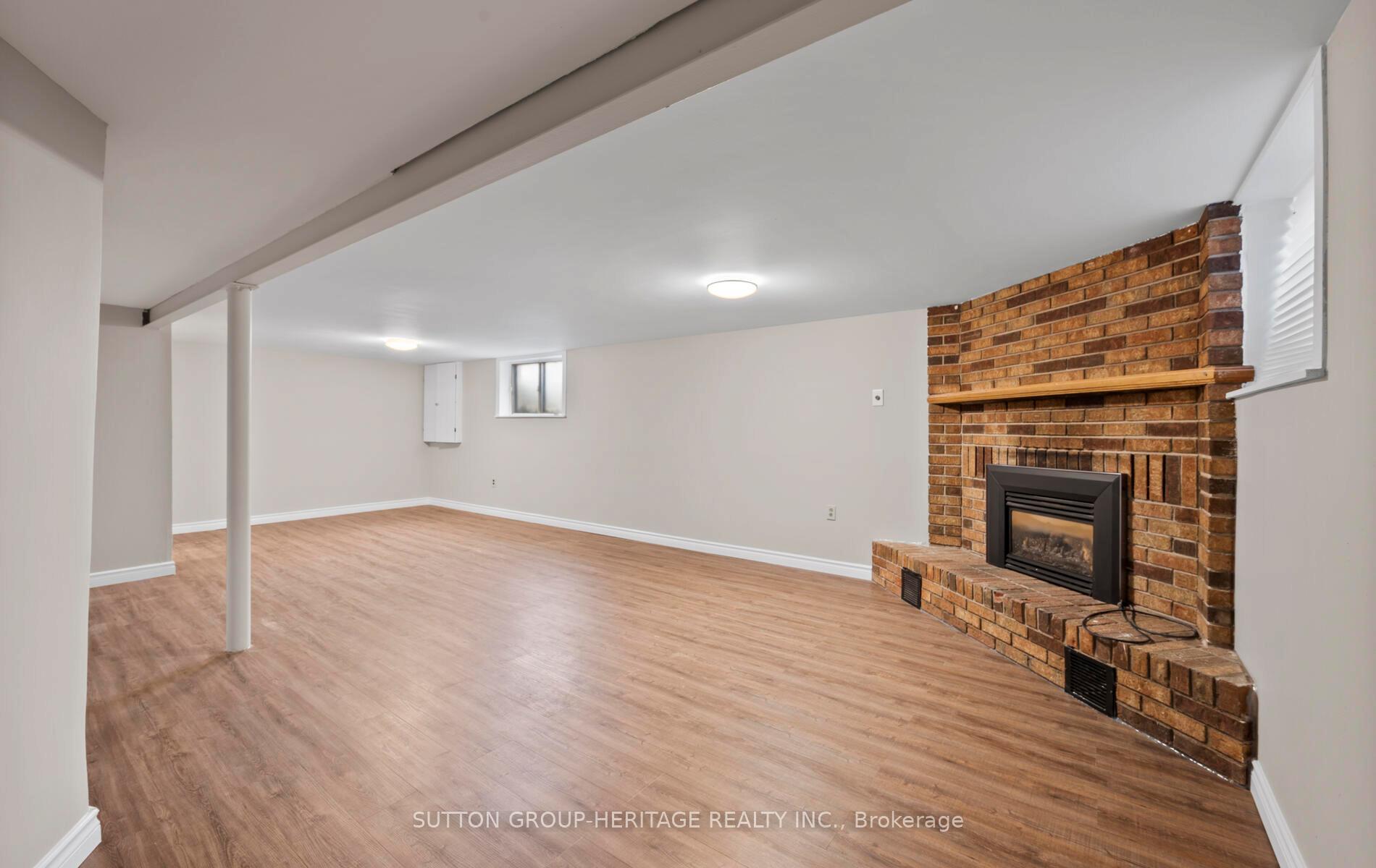 Photo 16 of 1009 Centre Street N, Whitby, Williamsburg — HOMEH