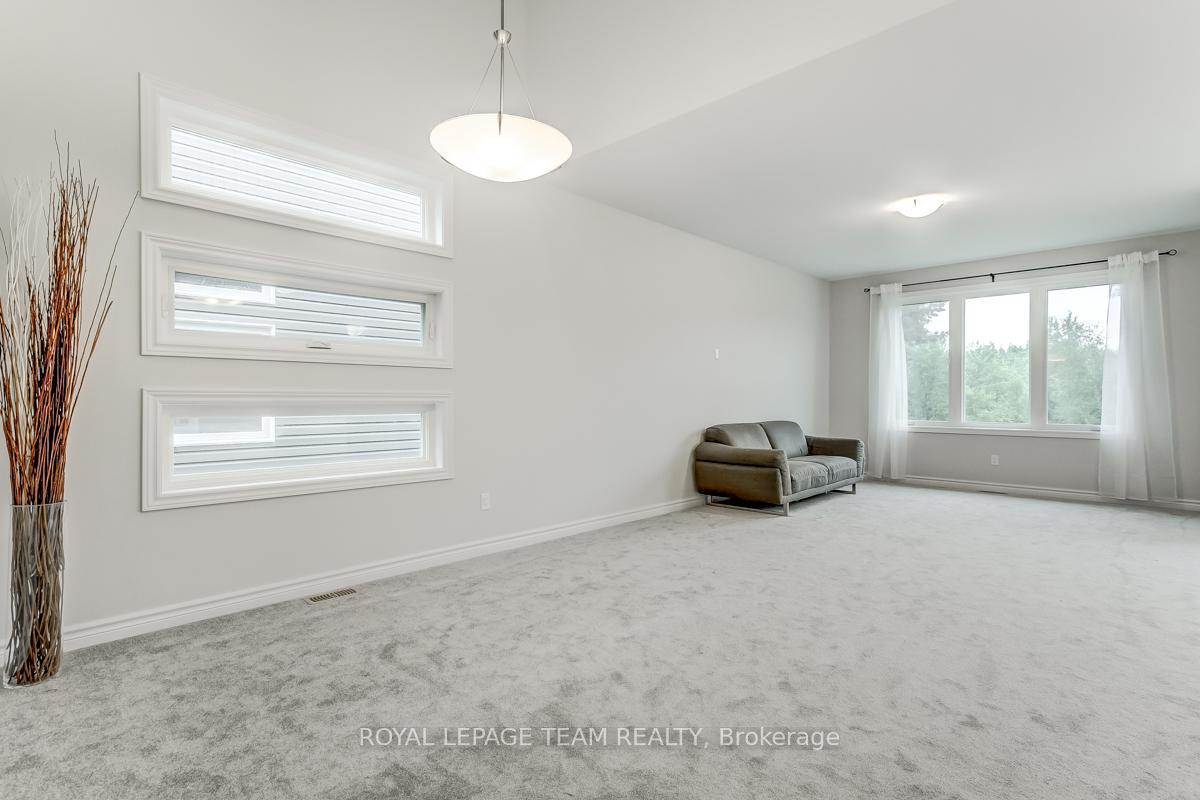 Photo 4 of 121 Seabert Drive, Arnprior — HOMEH