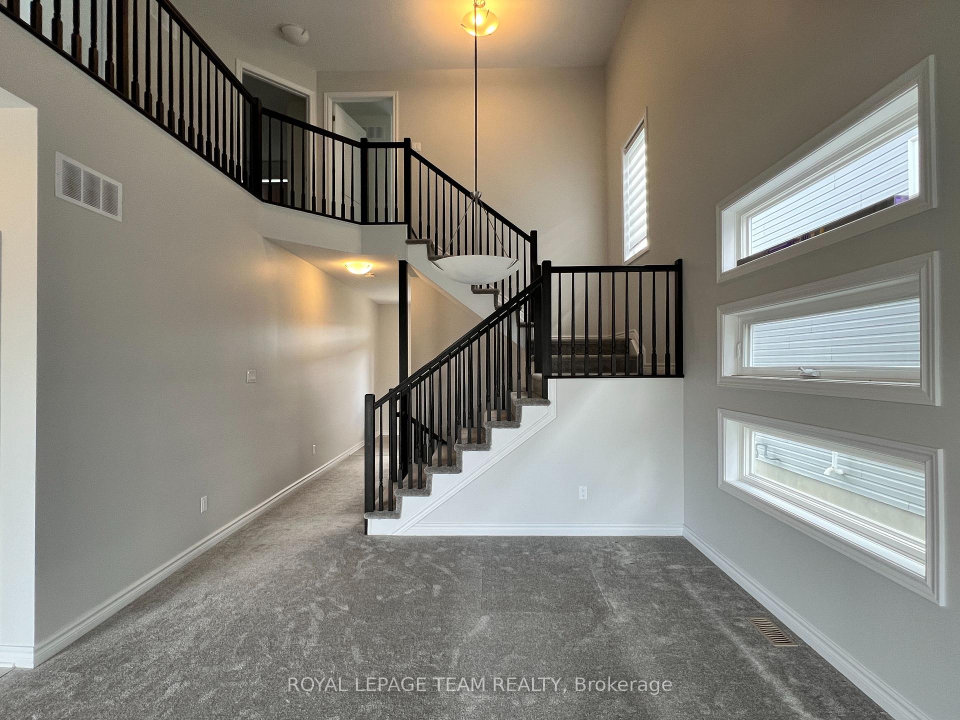 Photo 12 of 121 Seabert Drive, Arnprior — HOMEH