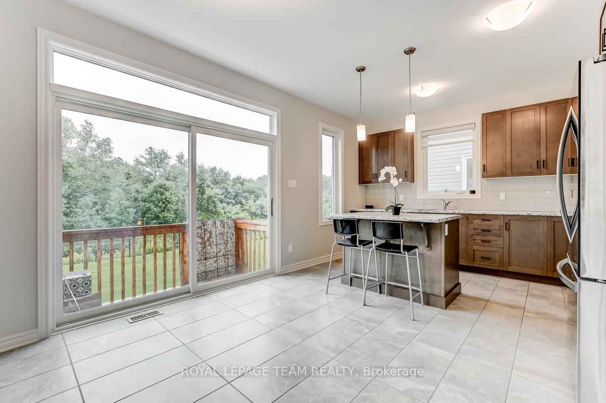 Photo 13 of 121 Seabert Drive, Arnprior — HOMEH