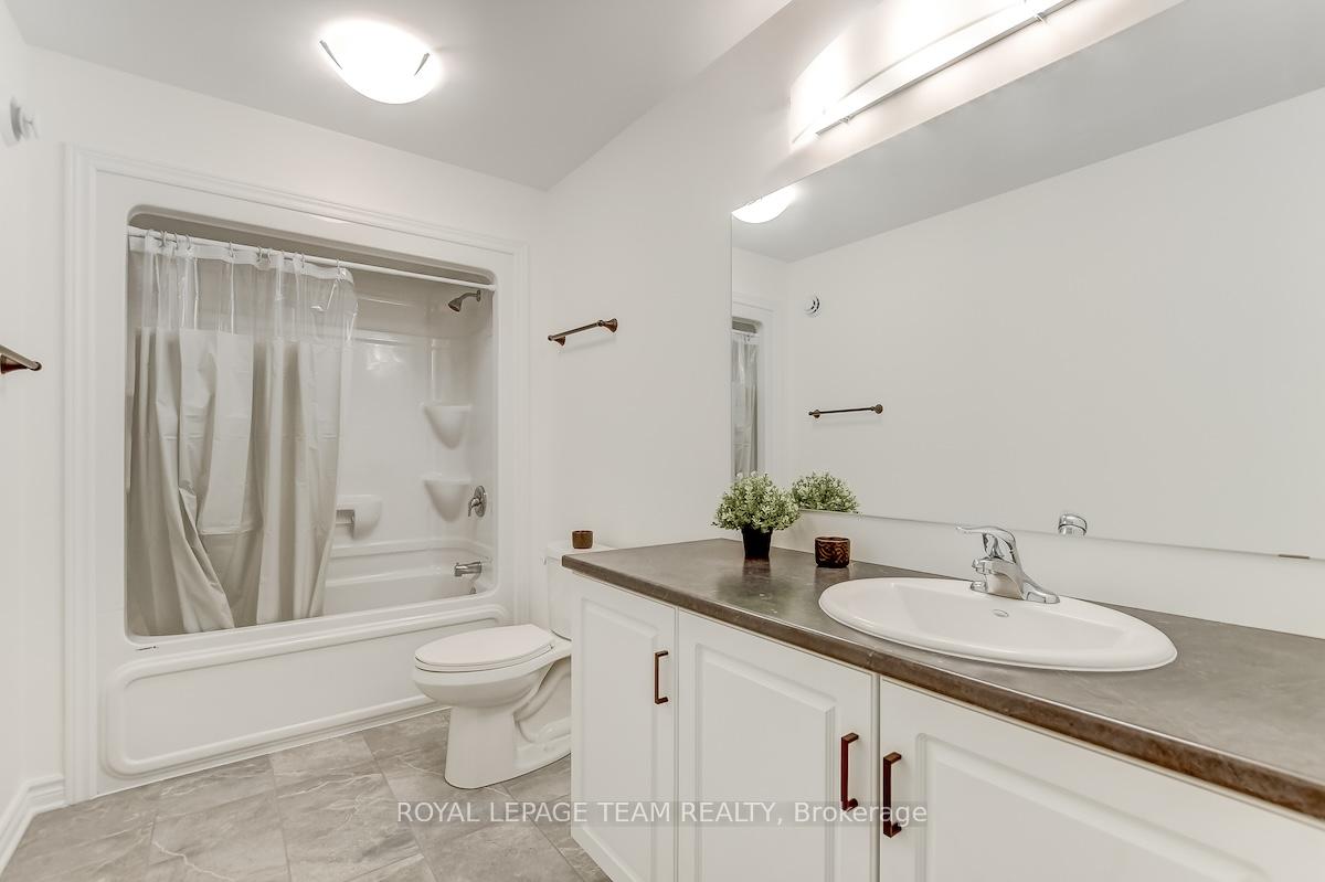 Photo 33 of 121 Seabert Drive, Arnprior — HOMEH