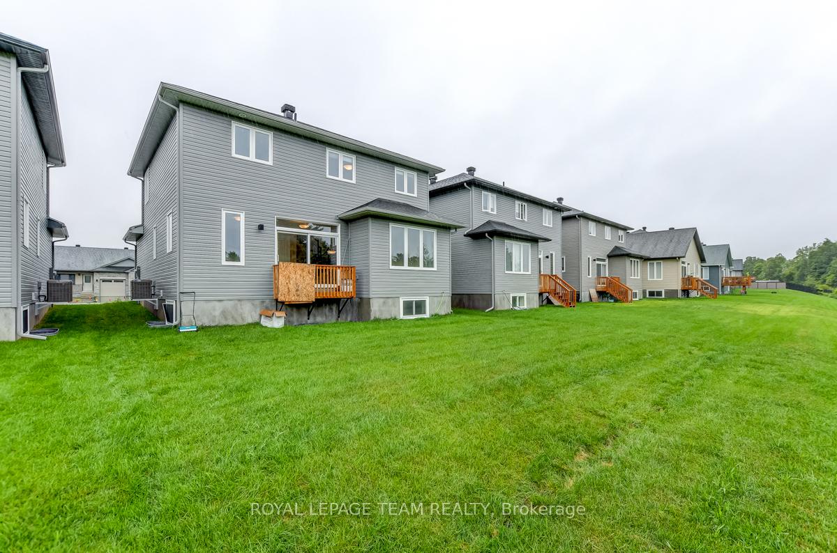 Photo 34 of 121 Seabert Drive, Arnprior — HOMEH