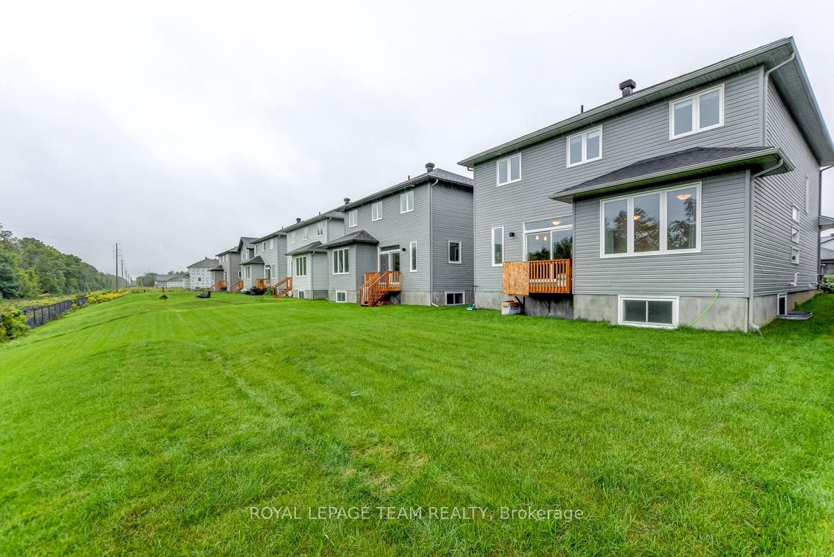 Photo 35 of 121 Seabert Drive, Arnprior — HOMEH