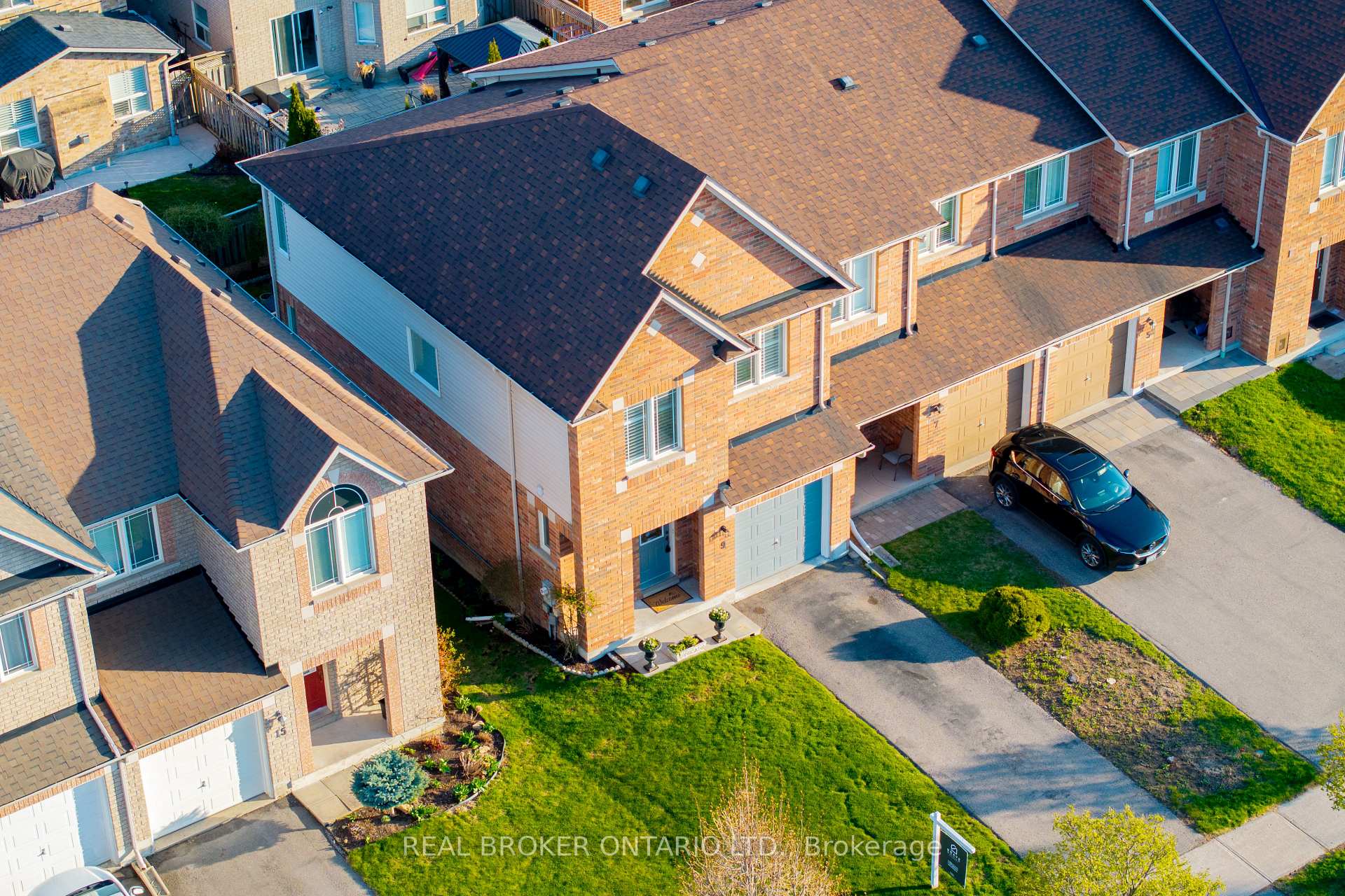 Photo 3 of 9 Bilbrough Street, Aurora, Bayview Northeast — HOMEH