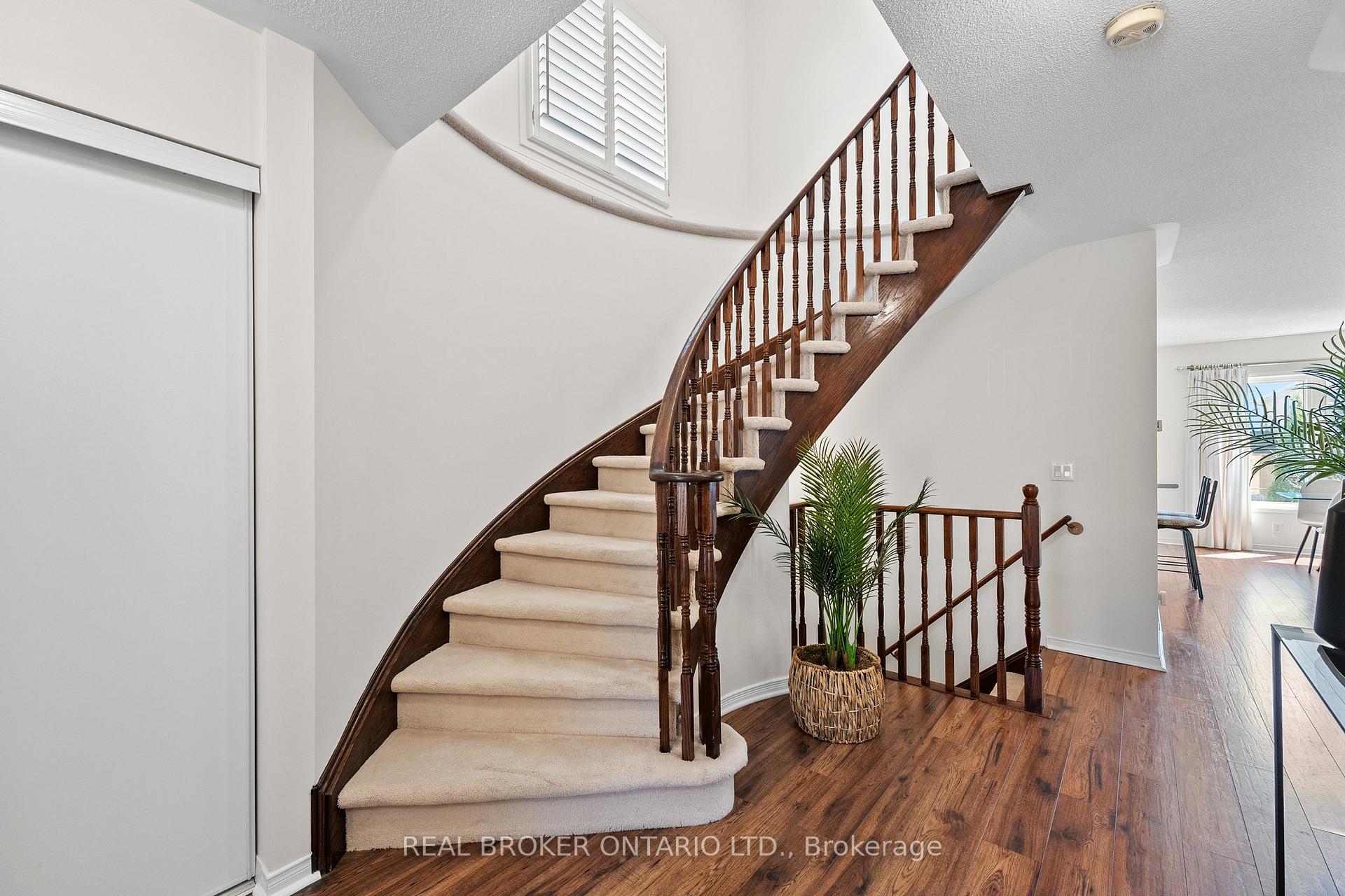 Photo 2 of 9 Bilbrough Street, Aurora, Bayview Northeast — HOMEH