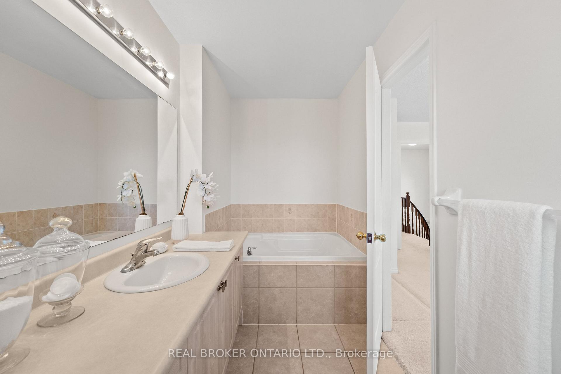 Photo 18 of 9 Bilbrough Street, Aurora, Bayview Northeast — HOMEH