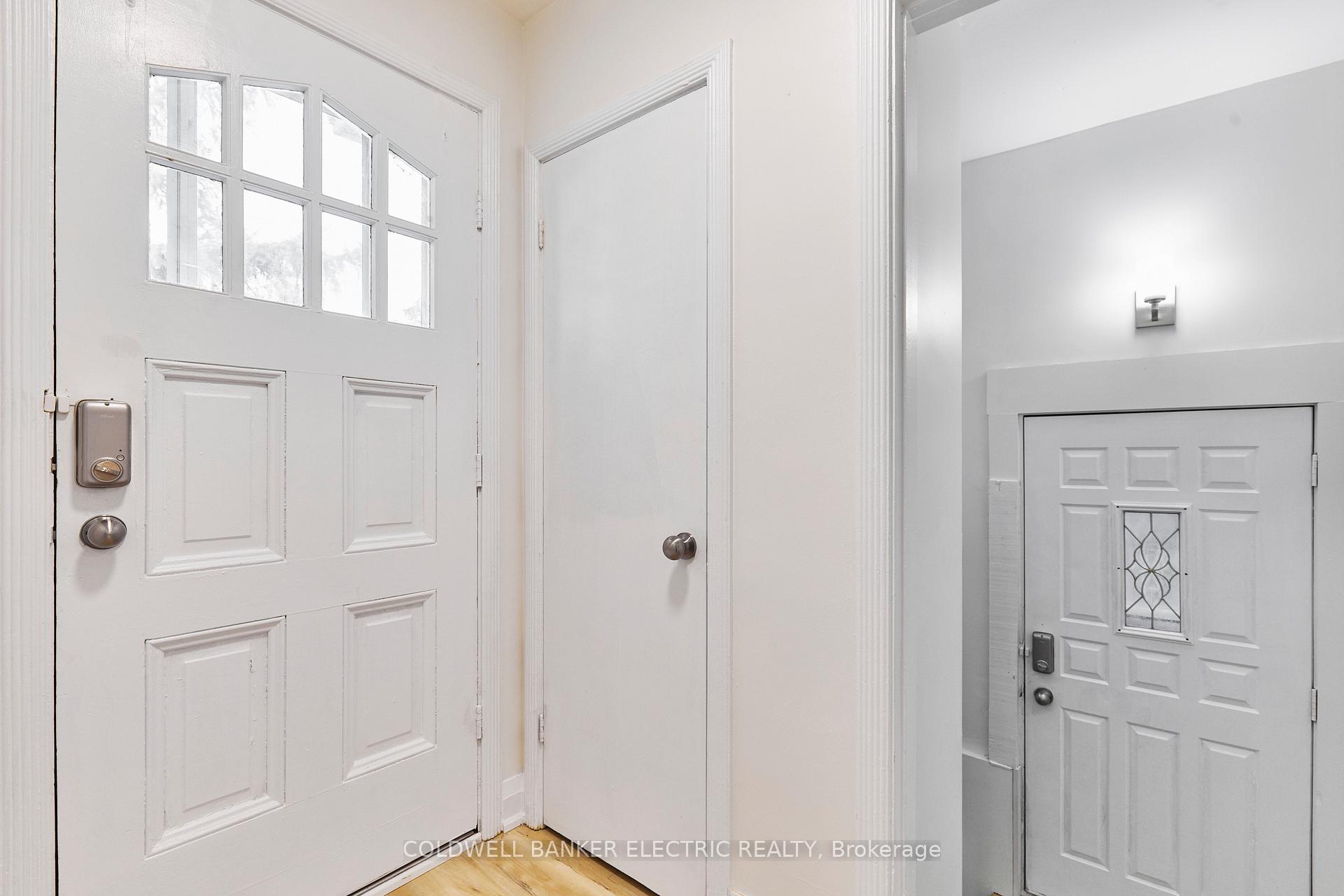 Photo 6 of 1058 Hortop Street, Oshawa, Donevan — HOMEH