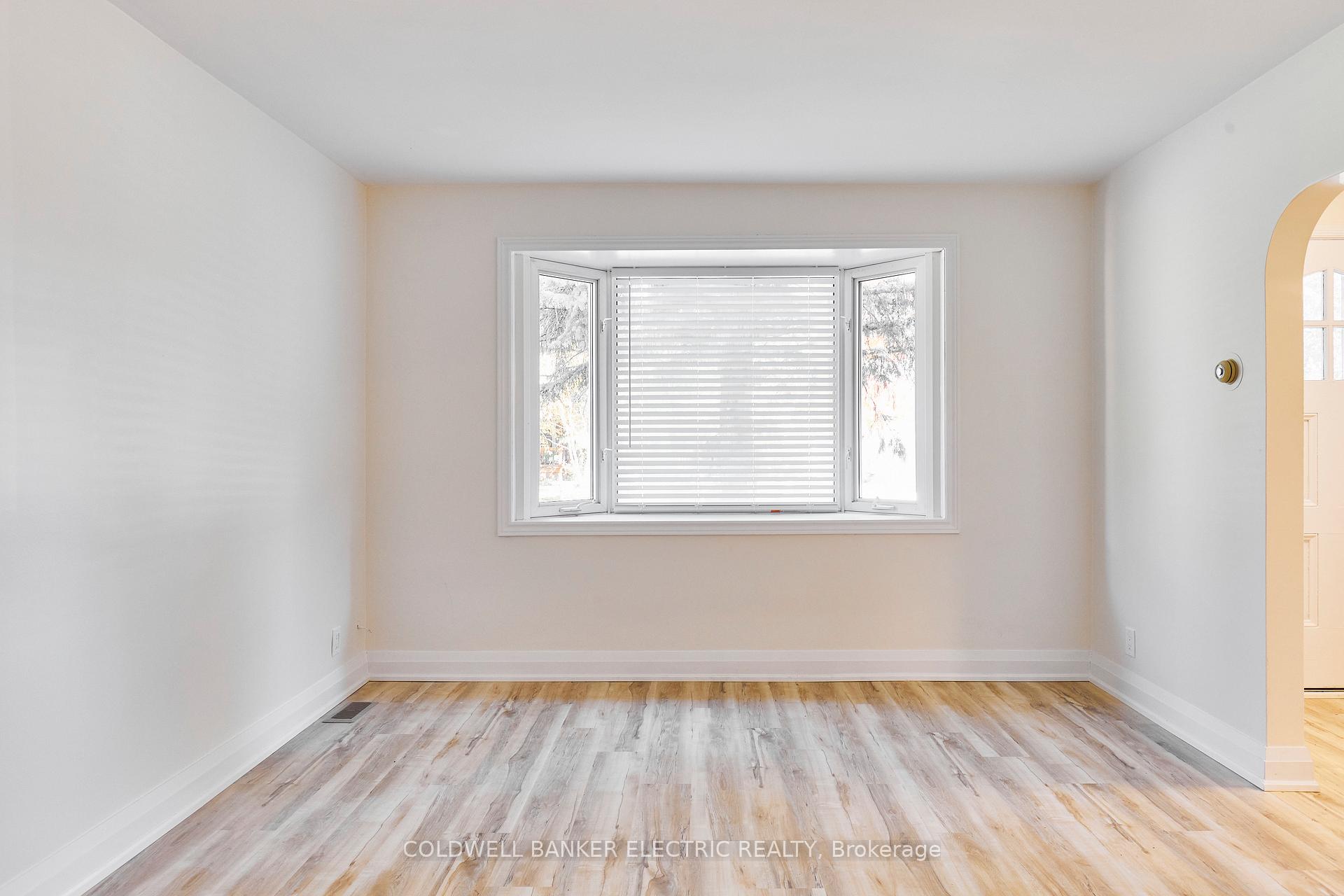 Photo 15 of 1058 Hortop Street, Oshawa, Donevan — HOMEH