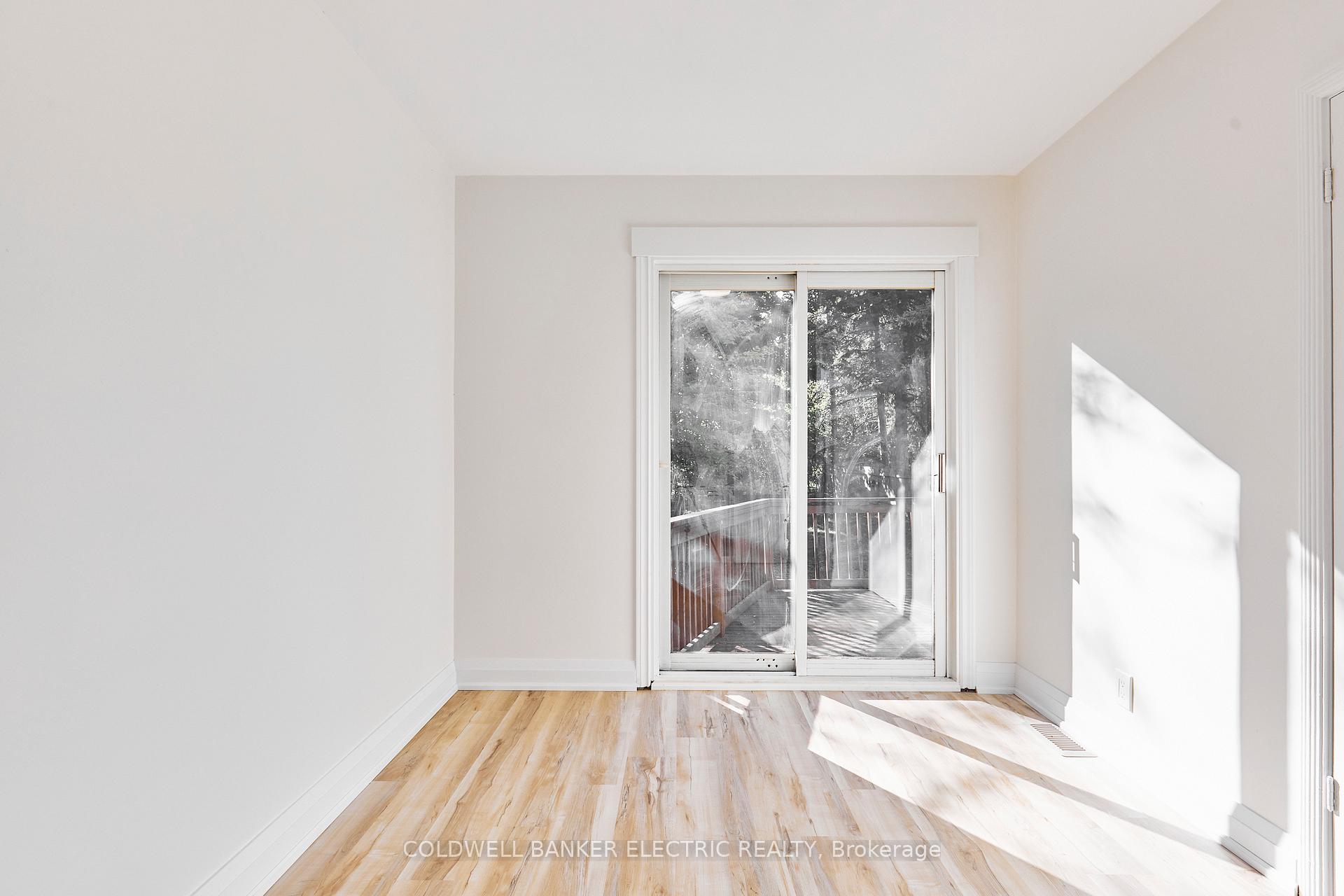 Photo 23 of 1058 Hortop Street, Oshawa, Donevan — HOMEH