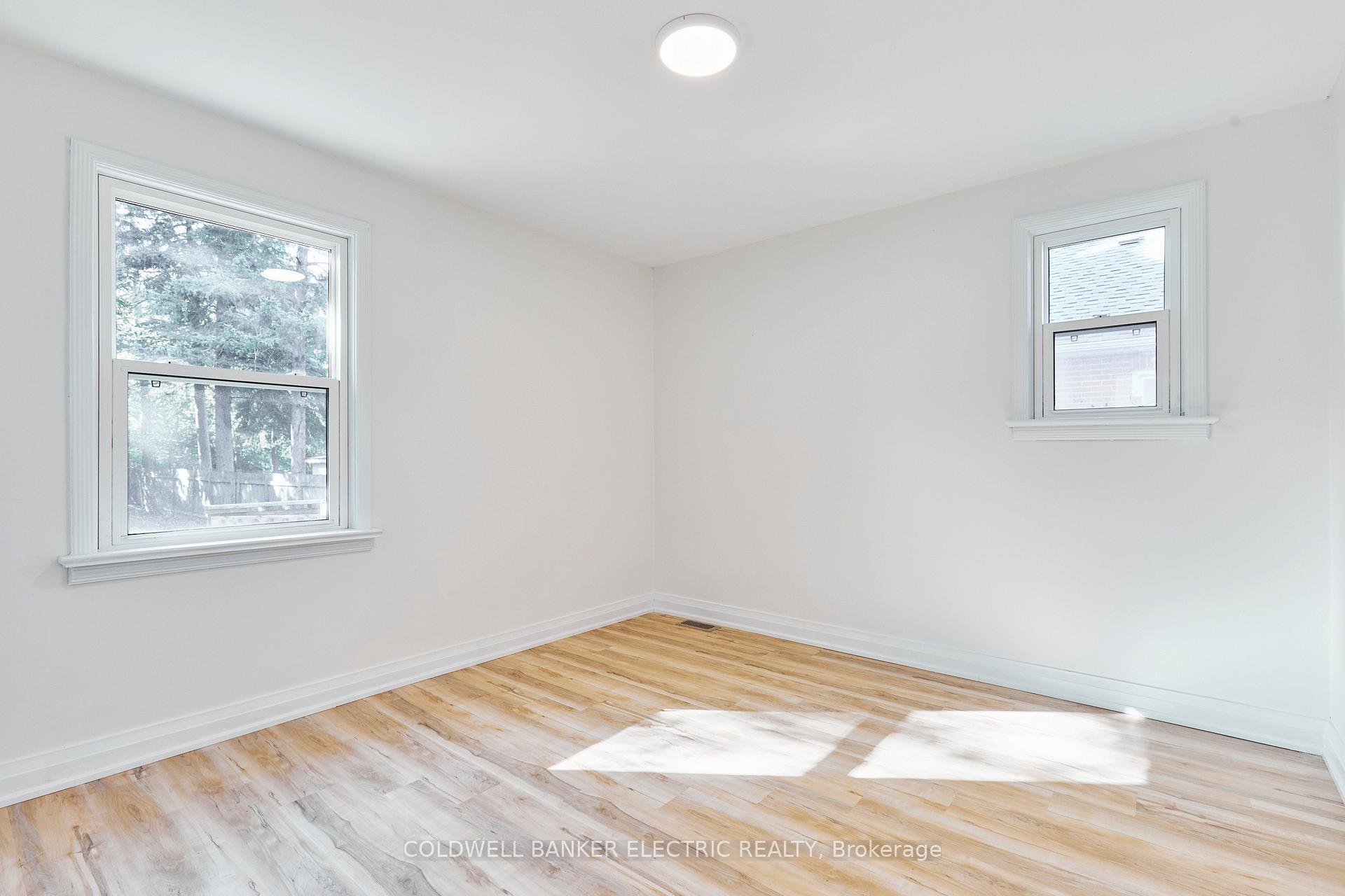Photo 25 of 1058 Hortop Street, Oshawa, Donevan — HOMEH