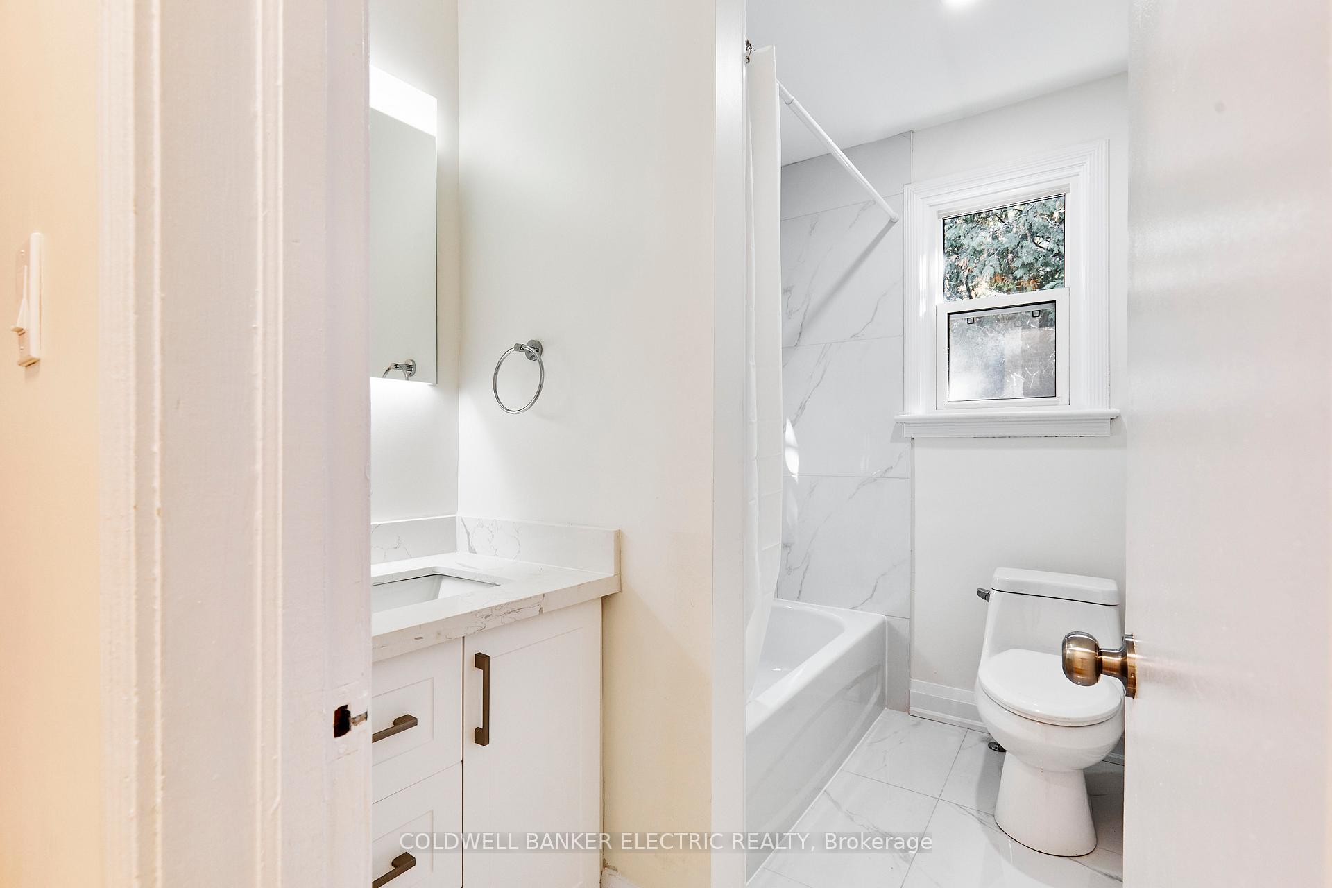 Photo 28 of 1058 Hortop Street, Oshawa, Donevan — HOMEH