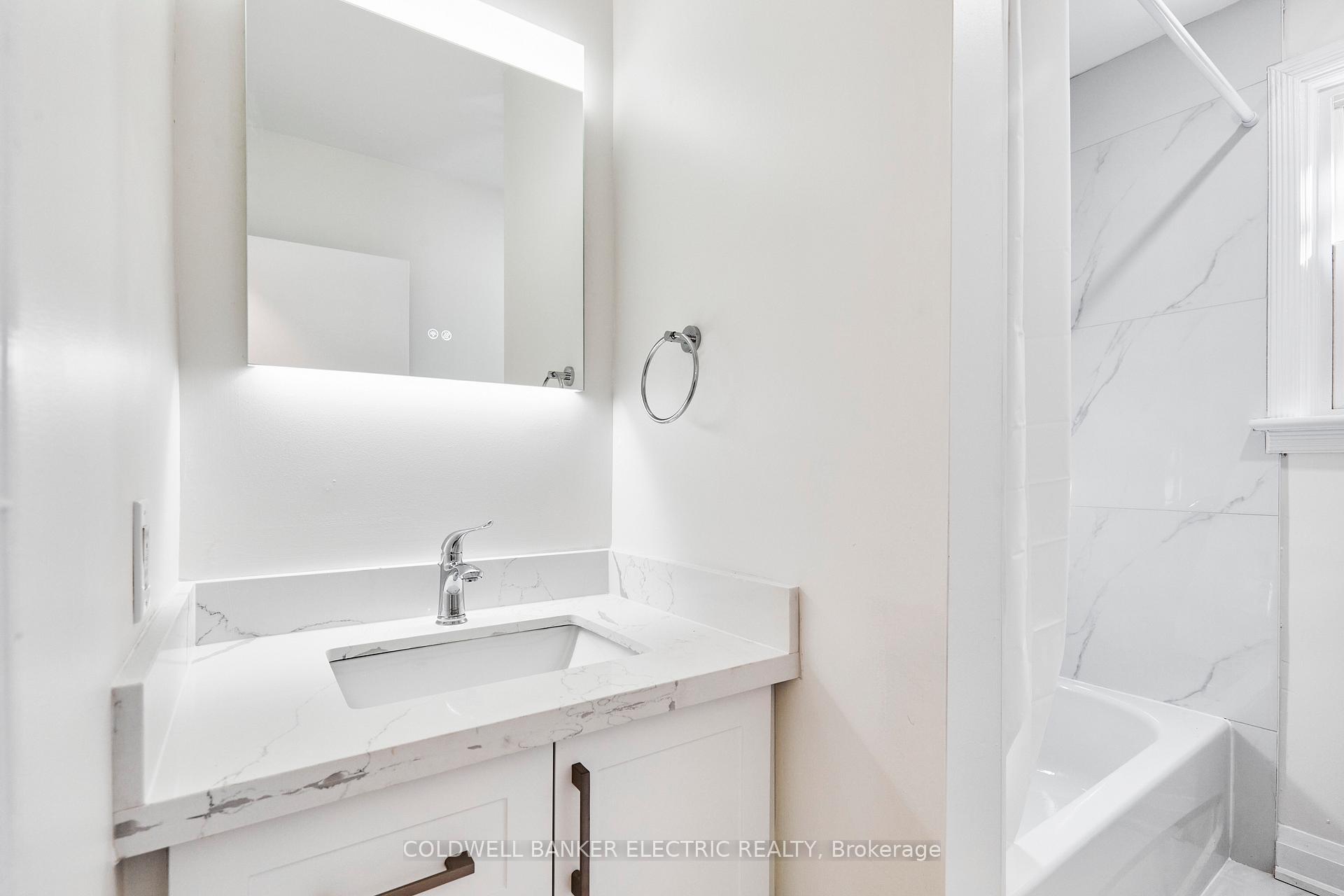 Photo 29 of 1058 Hortop Street, Oshawa, Donevan — HOMEH