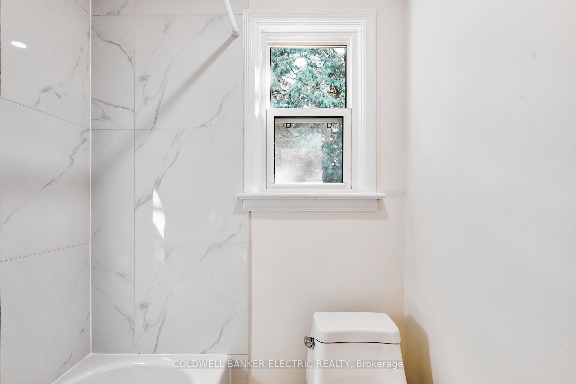 Photo 30 of 1058 Hortop Street, Oshawa, Donevan — HOMEH