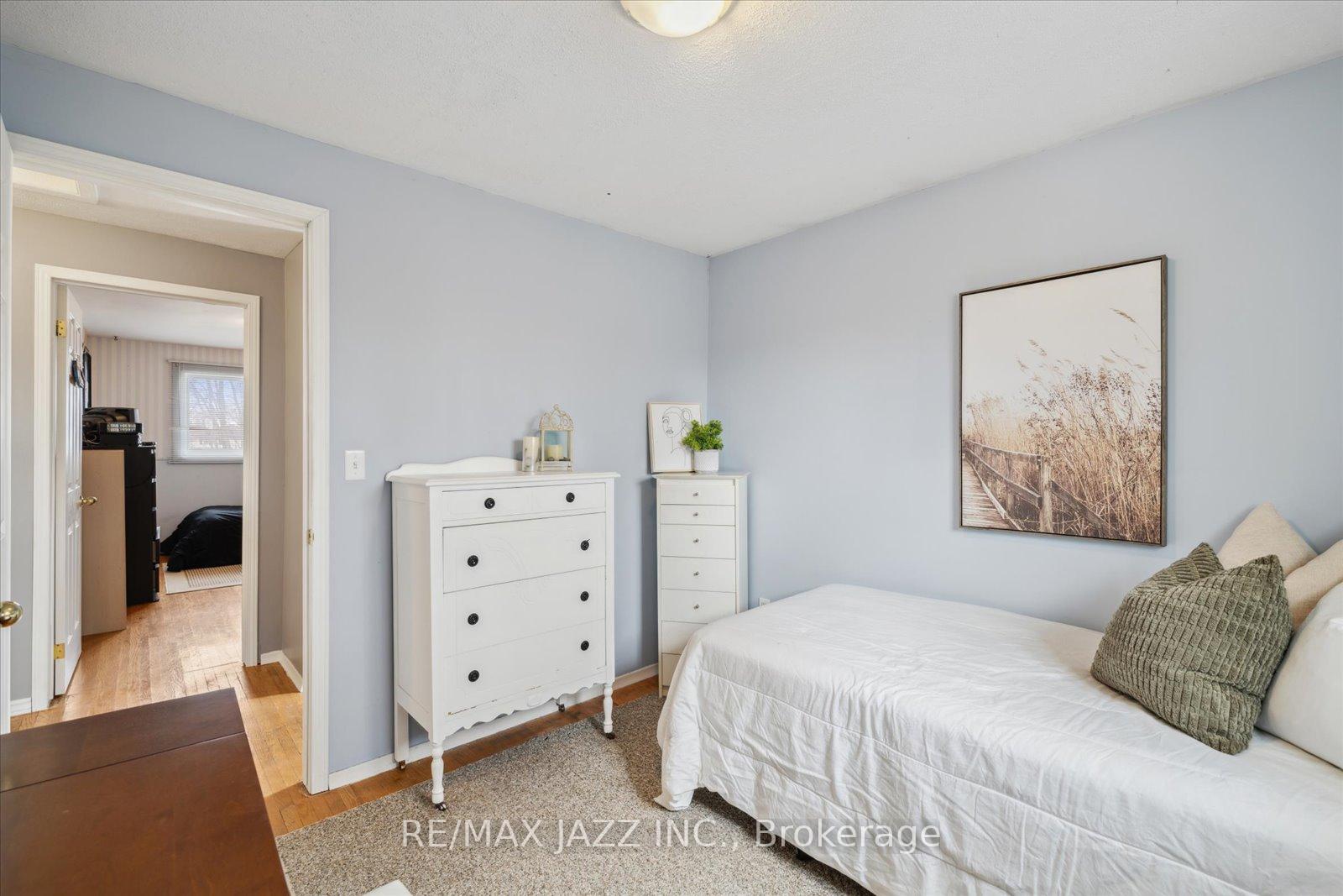 Photo 22 of 645 Radisson Avenue, Oshawa, Vanier — HOMEH