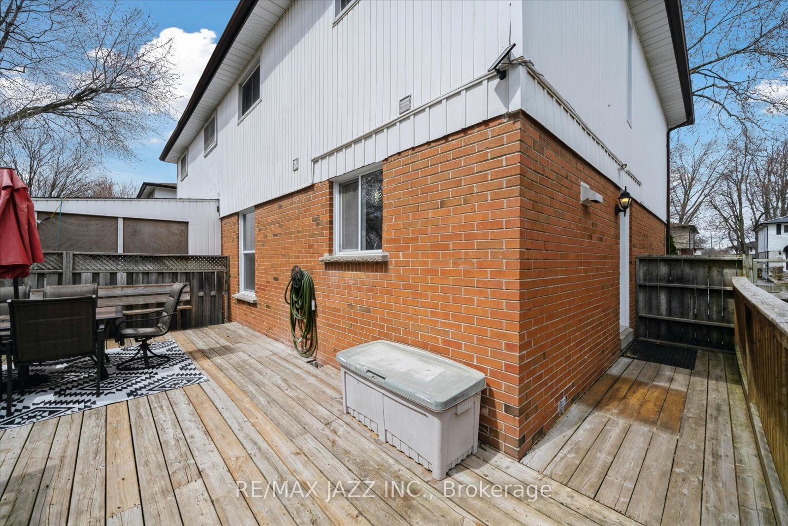 Photo 33 of 645 Radisson Avenue, Oshawa, Vanier — HOMEH