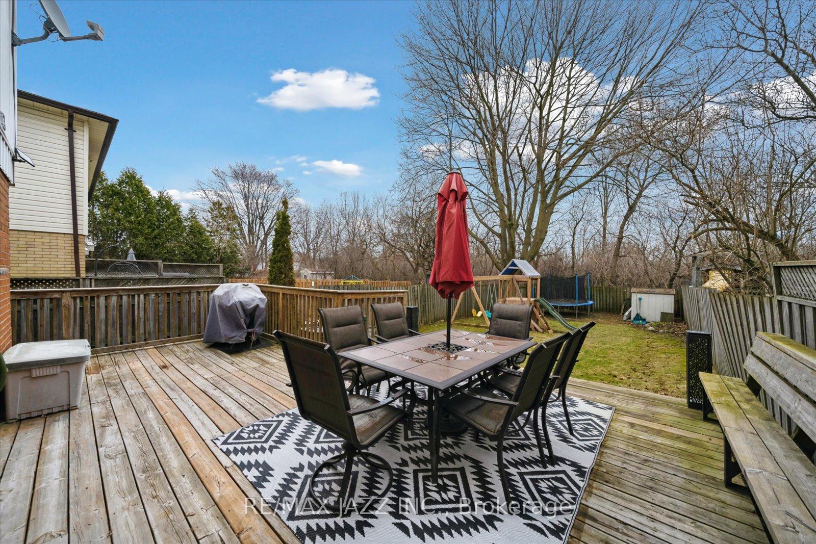 Photo 35 of 645 Radisson Avenue, Oshawa, Vanier — HOMEH