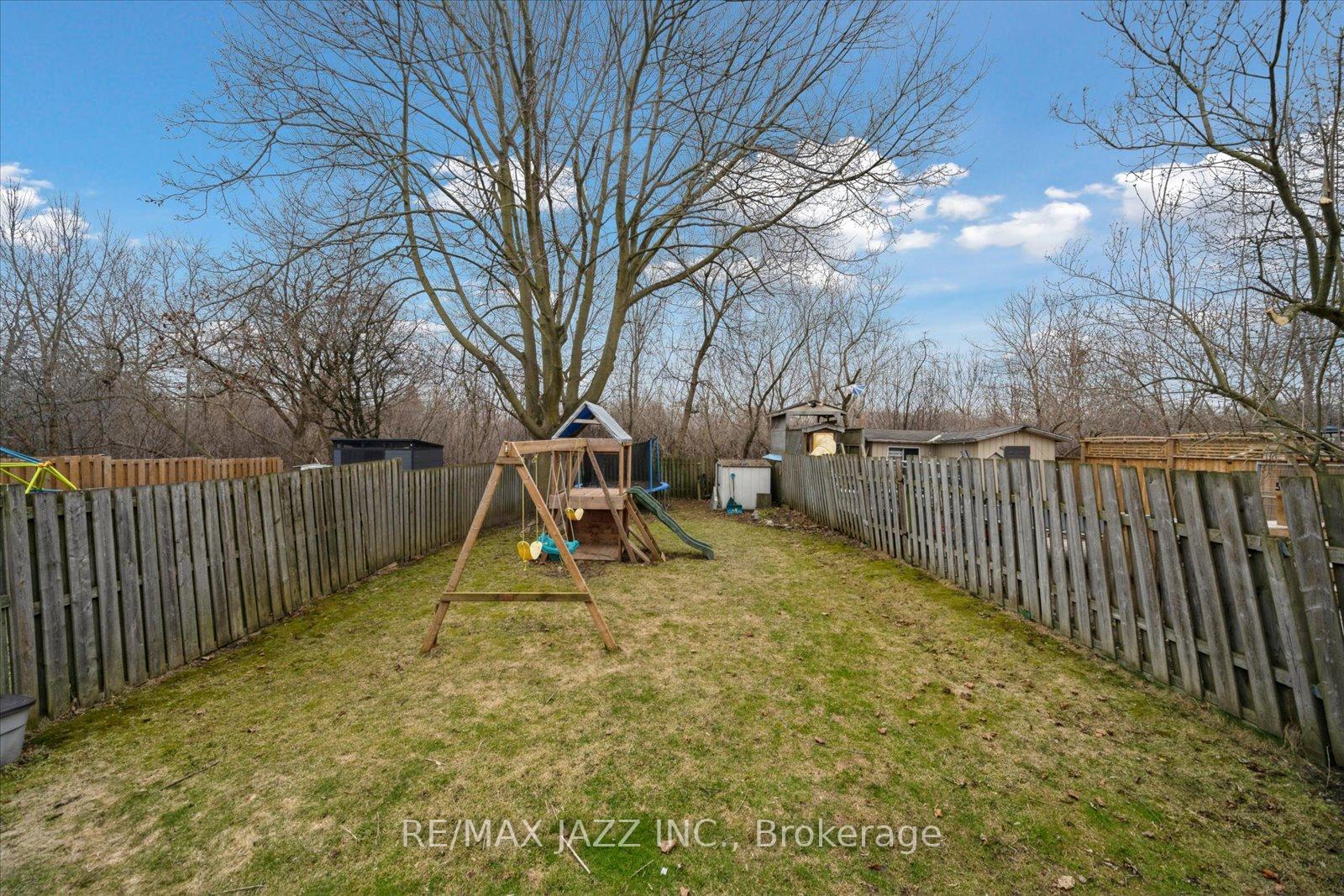 Photo 36 of 645 Radisson Avenue, Oshawa, Vanier — HOMEH
