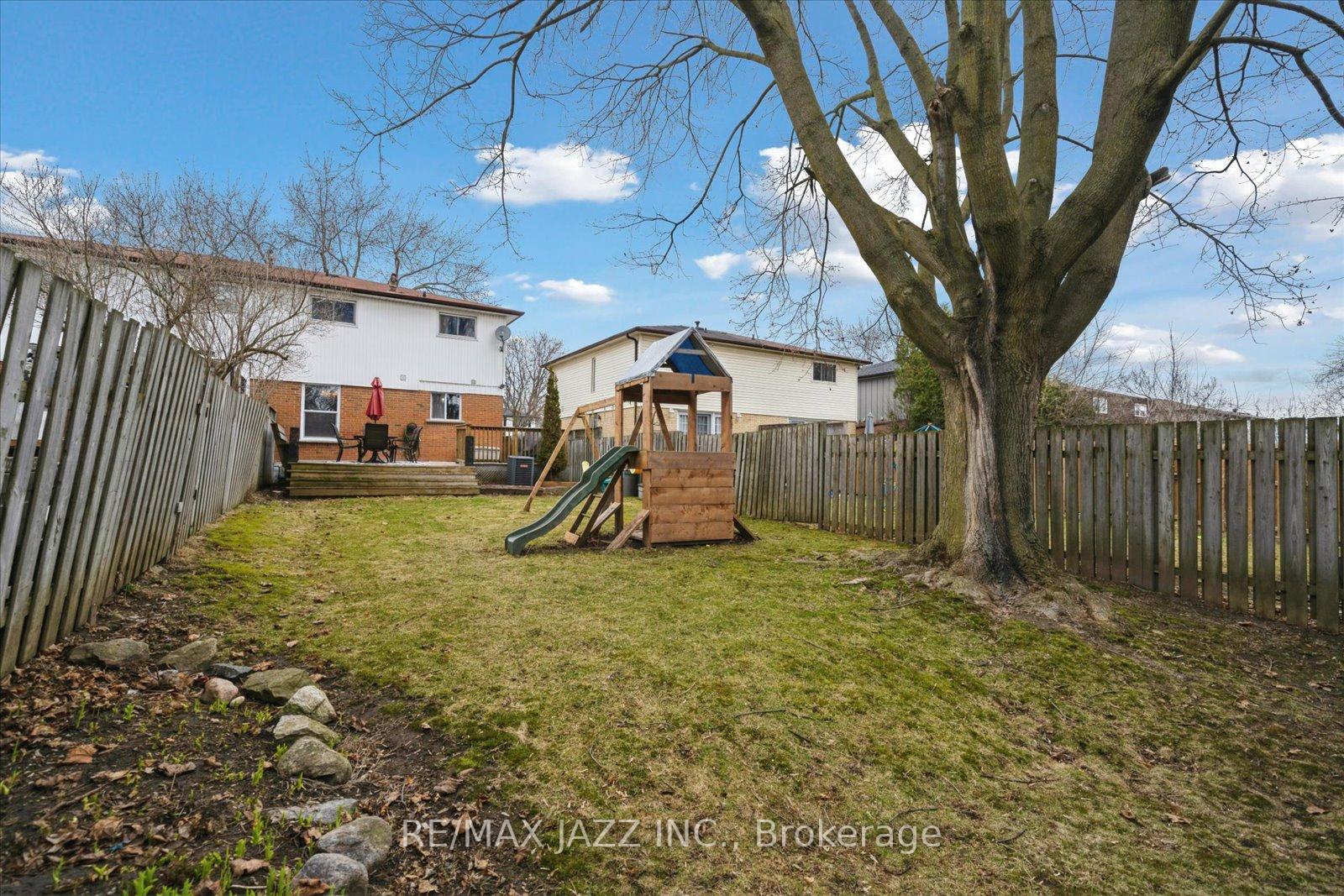 Photo 38 of 645 Radisson Avenue, Oshawa, Vanier — HOMEH