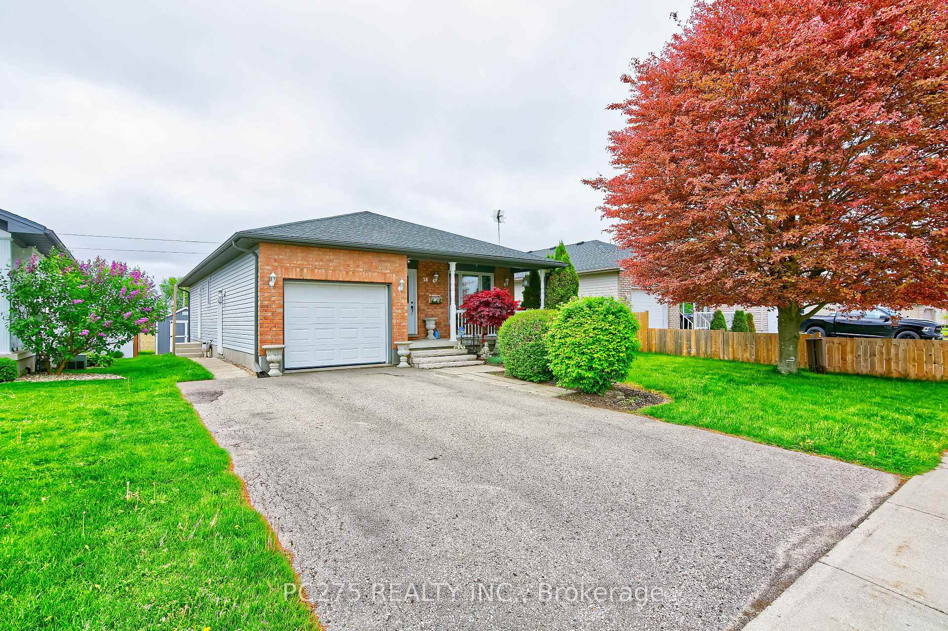 Photo 2 of 28 Rebecca Drive, Aylmer — HOMEH