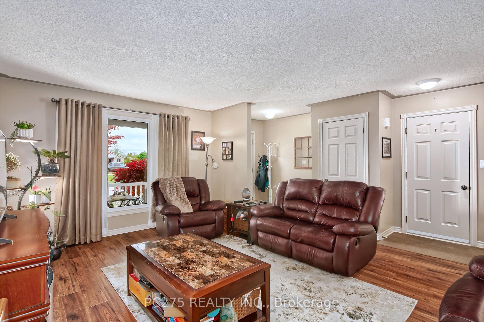 Photo 4 of 28 Rebecca Drive, Aylmer — HOMEH