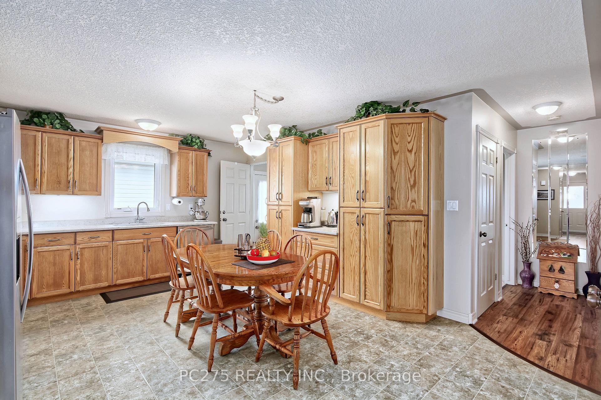 Photo 10 of 28 Rebecca Drive, Aylmer — HOMEH