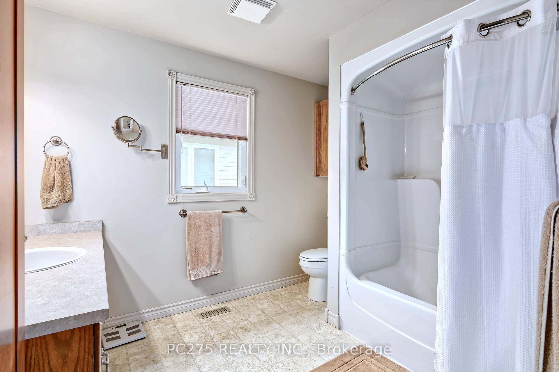 Photo 15 of 28 Rebecca Drive, Aylmer — HOMEH