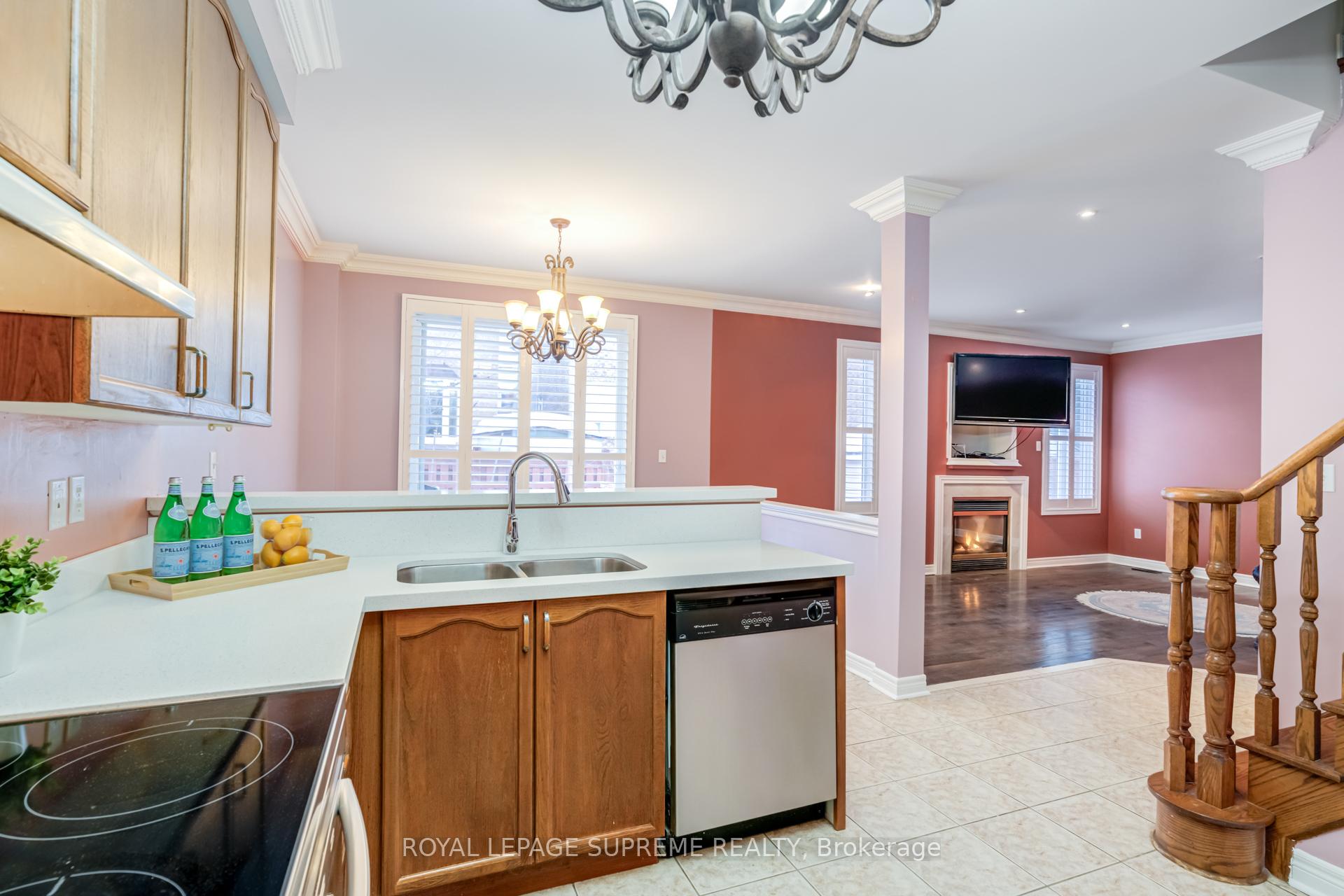 Photo 14 of 65 Amarone Avenue, Vaughan, Sonoma Heights — HOMEH