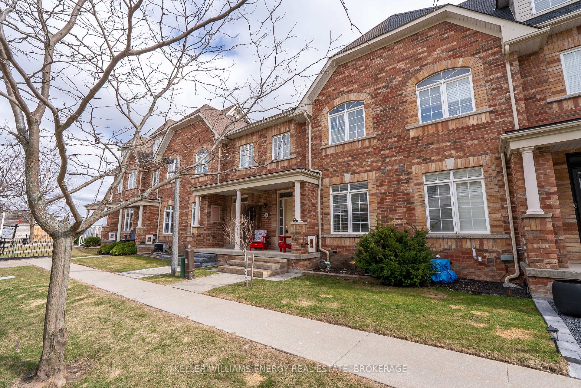 Photo 1 of 8 Yewtree Way, Whitby, Pringle Creek — HOMEH