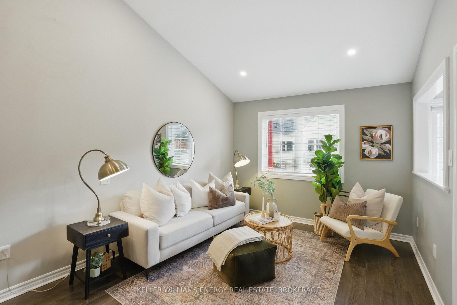 Photo 13 of 8 Yewtree Way, Whitby, Pringle Creek — HOMEH