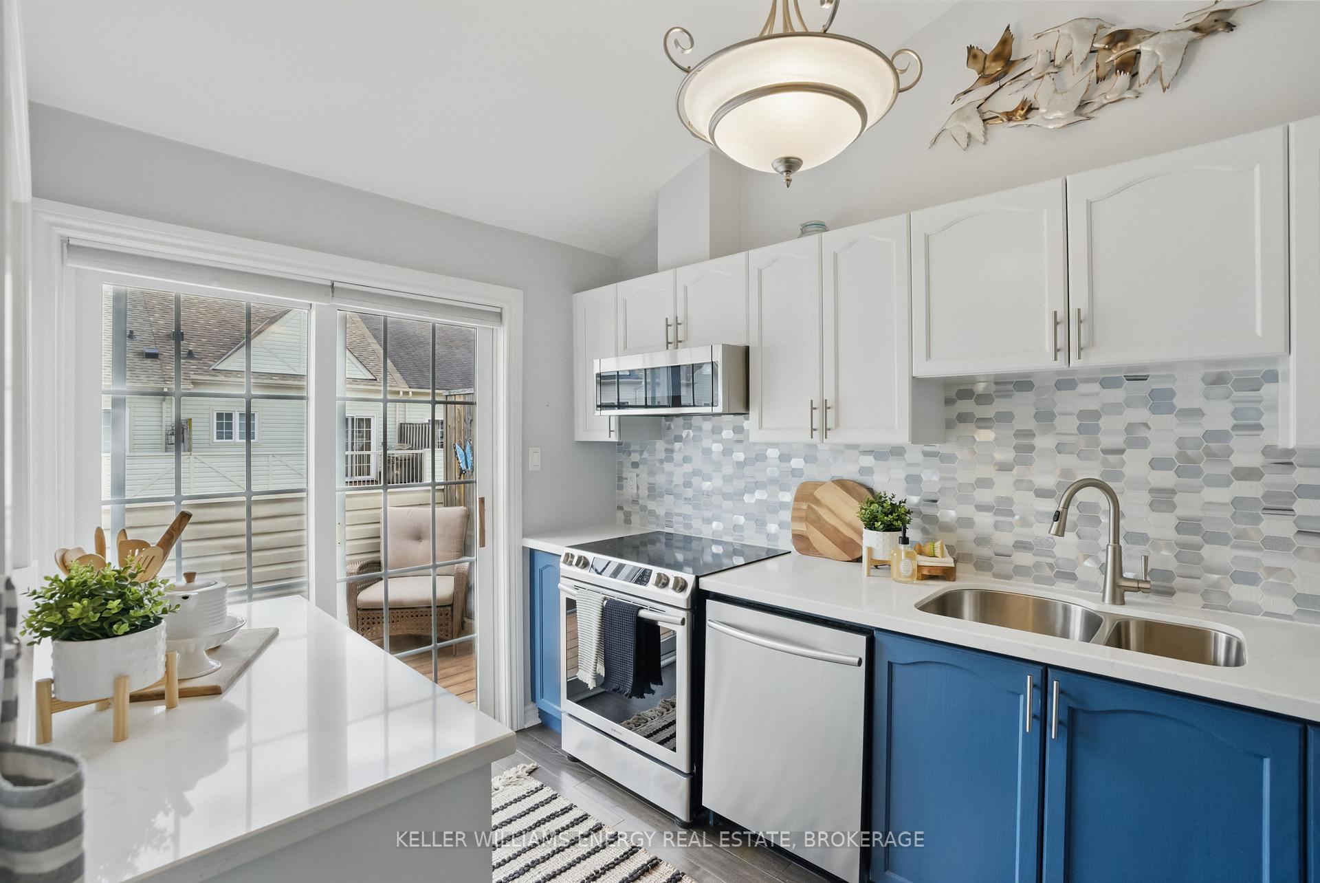 Photo 18 of 8 Yewtree Way, Whitby, Pringle Creek — HOMEH