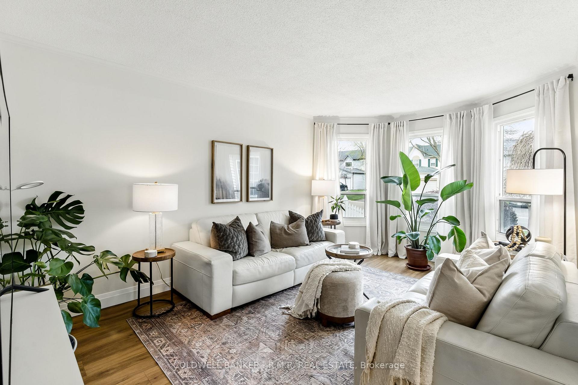 Photo 4 of 1037 Ripley Crescent, Oshawa, Pinecrest — HOMEH