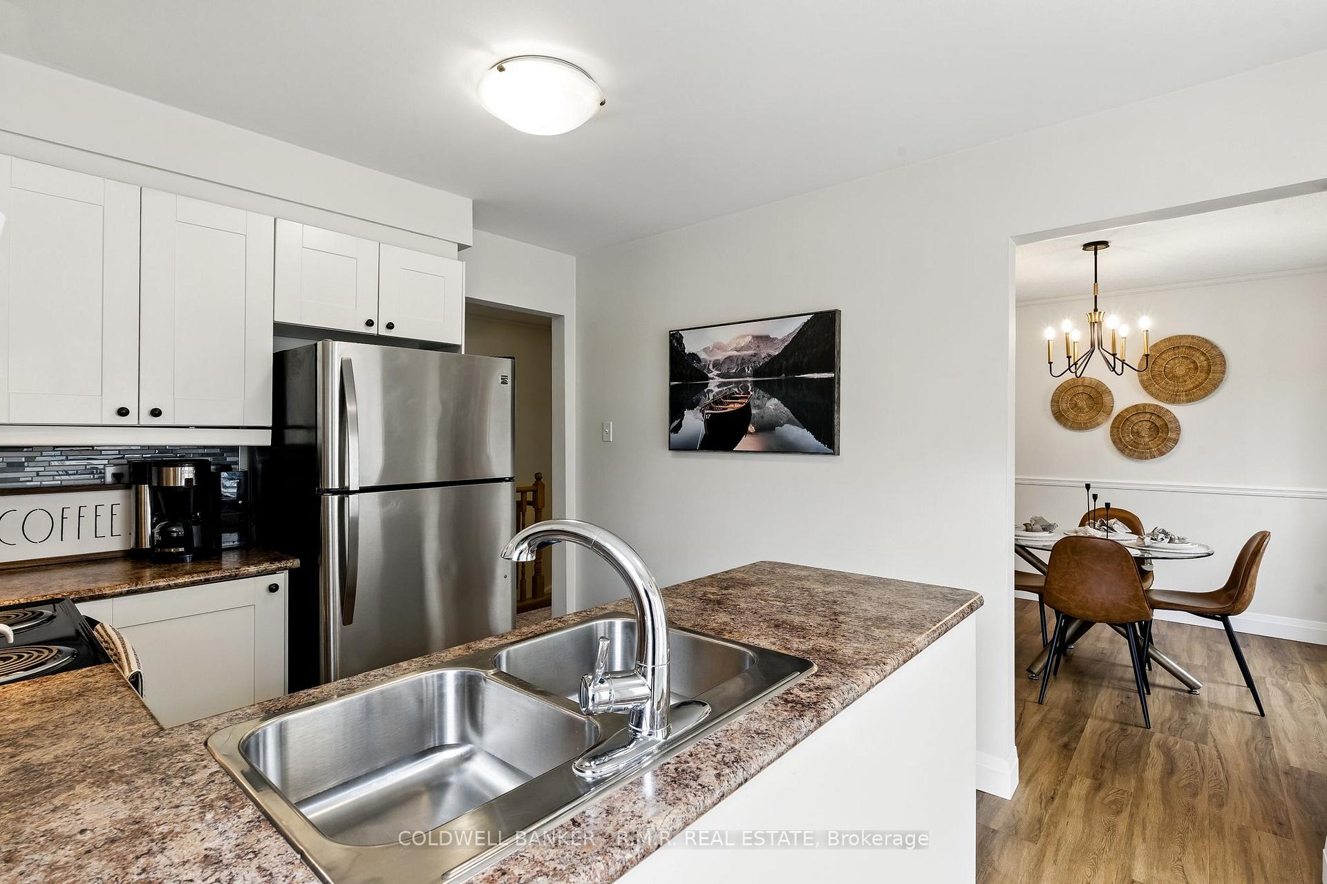 Photo 9 of 1037 Ripley Crescent, Oshawa, Pinecrest — HOMEH
