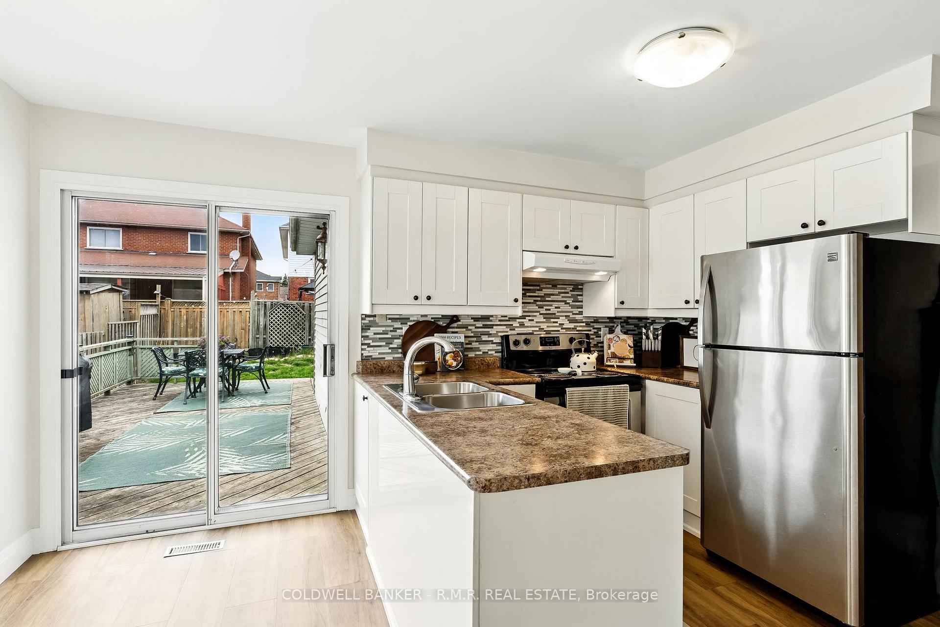 Photo 10 of 1037 Ripley Crescent, Oshawa, Pinecrest — HOMEH