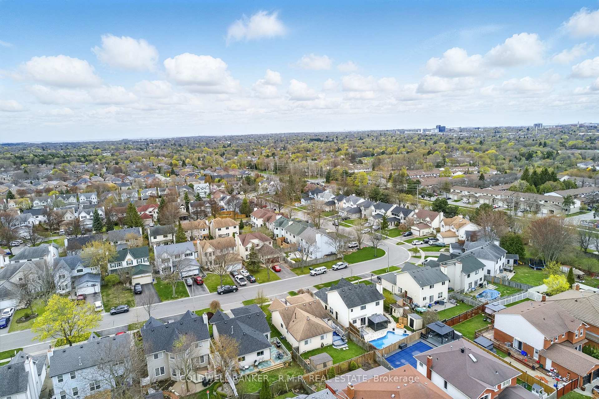 Photo 37 of 1037 Ripley Crescent, Oshawa, Pinecrest — HOMEH