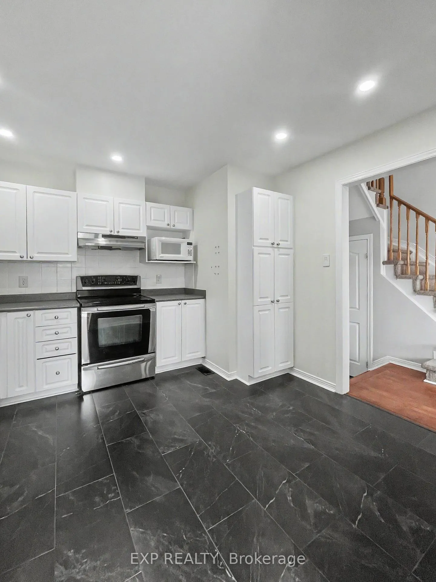 Photo 5 of 4218 Owl Valley Drive W, Ottawa, Riverside South/Gloucester Glen — HOMEH