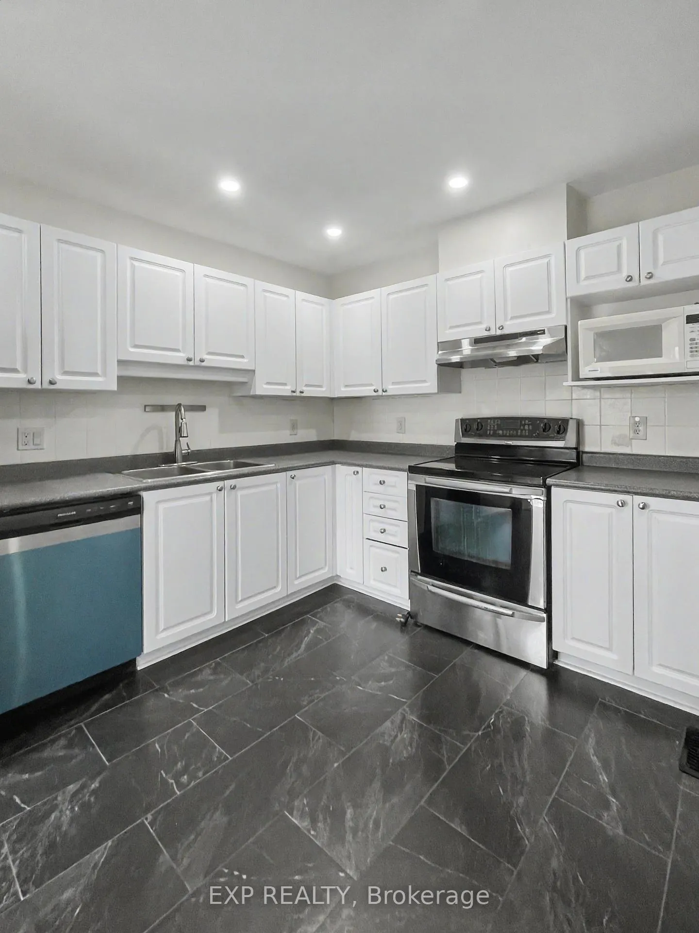 Photo 6 of 4218 Owl Valley Drive W, Ottawa, Riverside South/Gloucester Glen — HOMEH