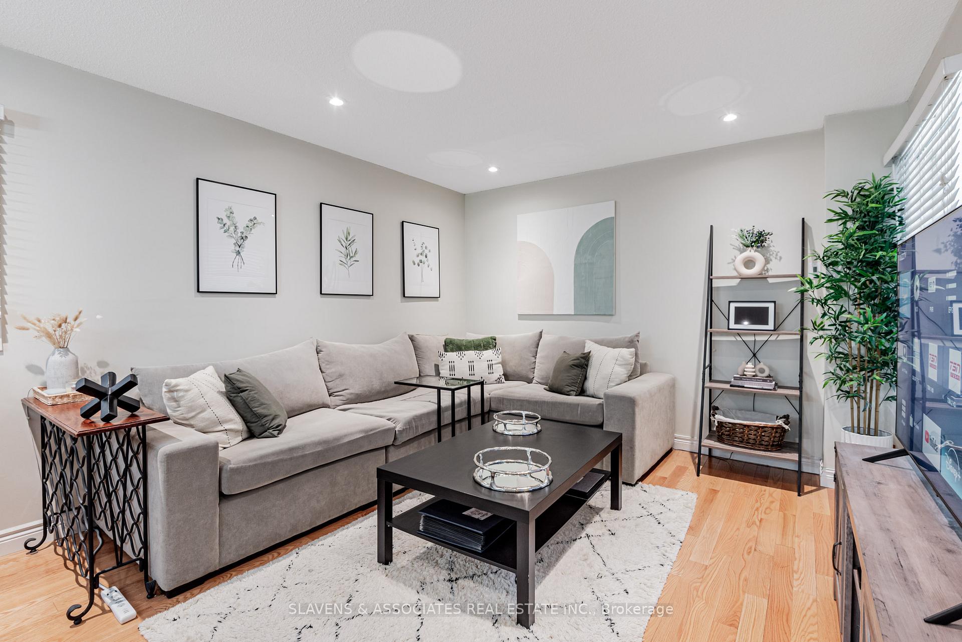 Photo 6 of 66 Mabley Crescent, Vaughan, Lakeview Estates — HOMEH