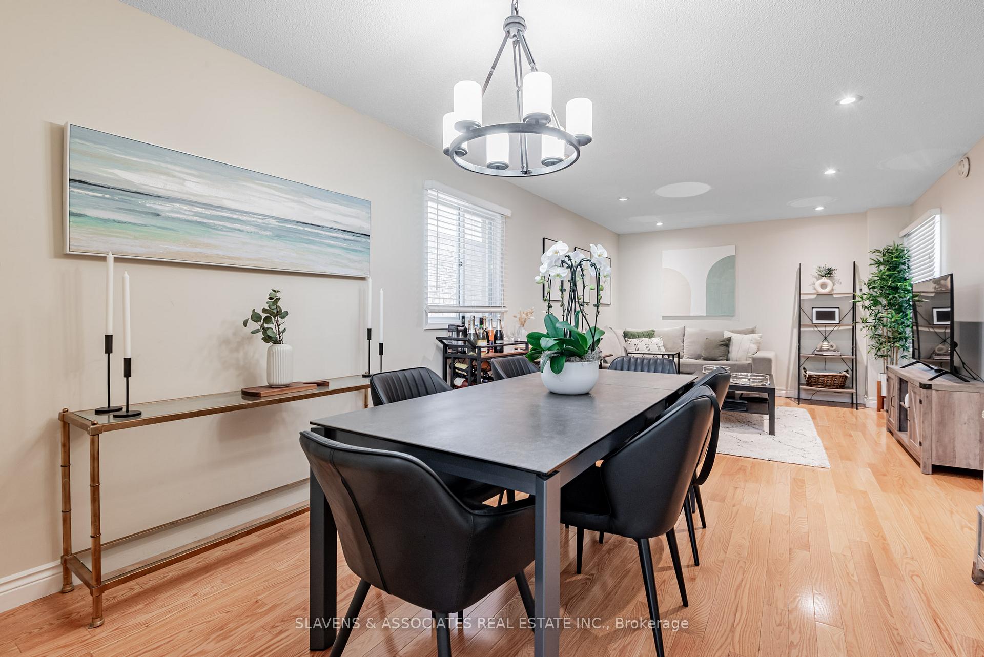 Photo 10 of 66 Mabley Crescent, Vaughan, Lakeview Estates — HOMEH