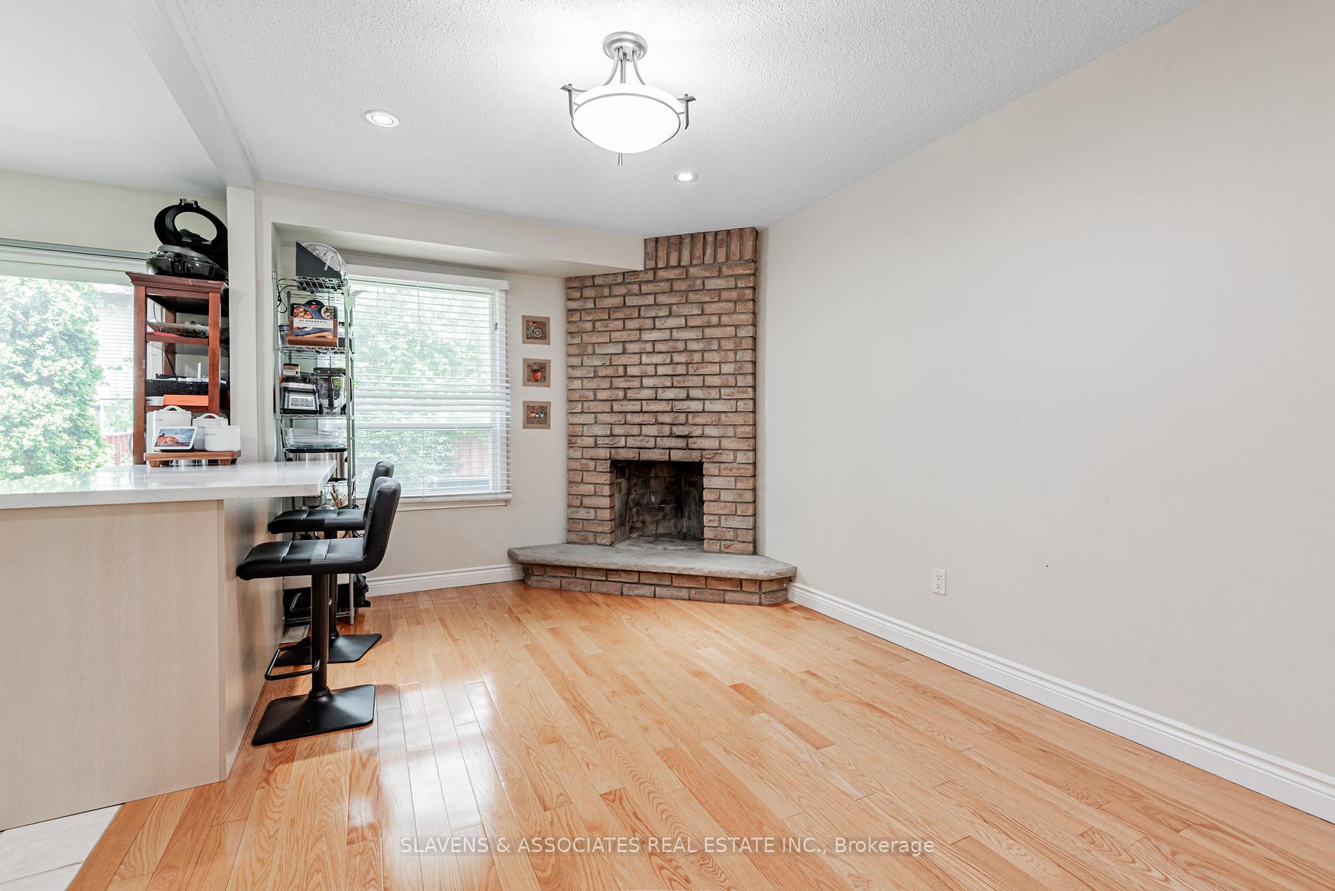 Photo 11 of 66 Mabley Crescent, Vaughan, Lakeview Estates — HOMEH